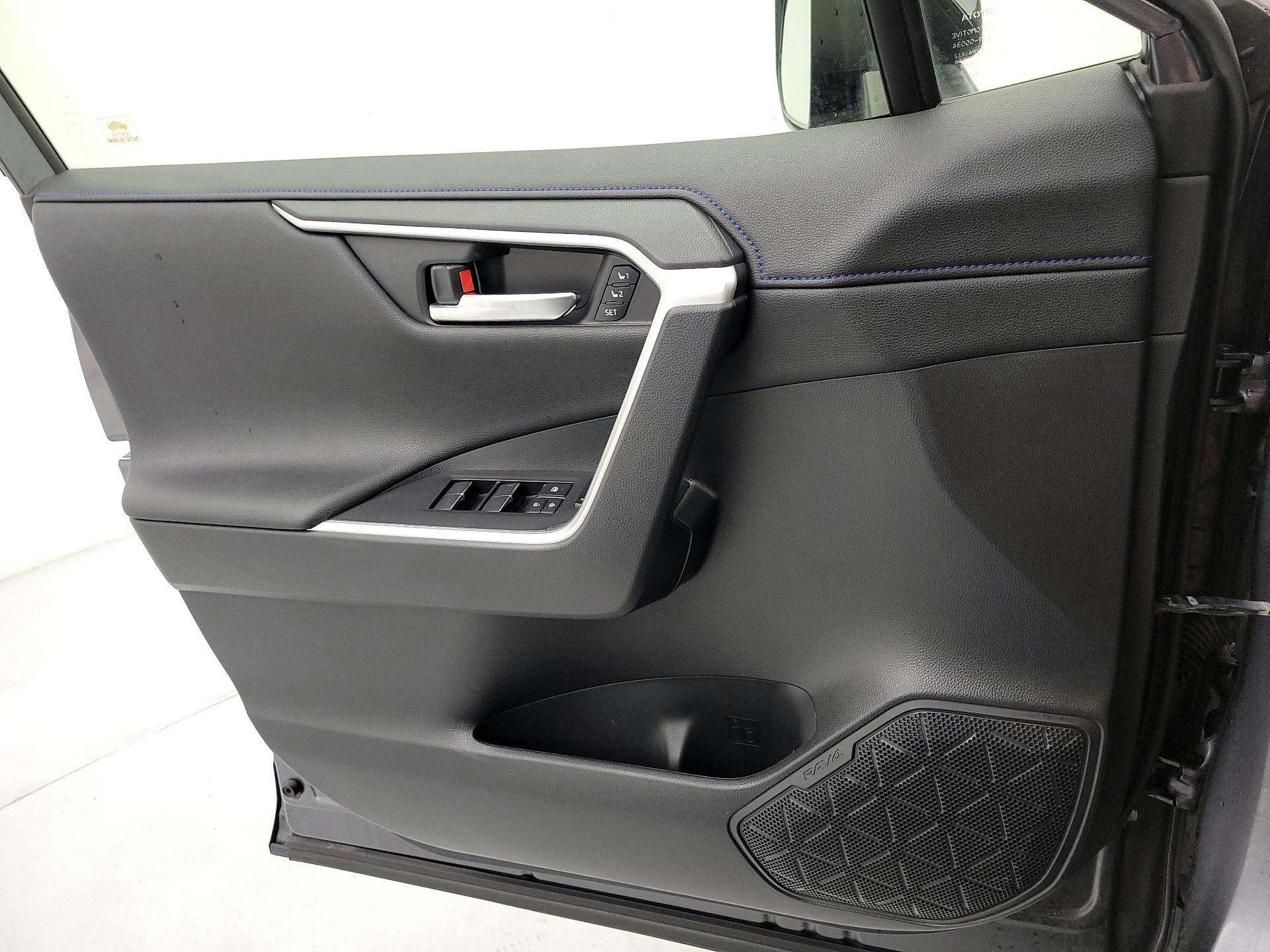 Thumbnail: 2023 Toyota RAV4 - 12