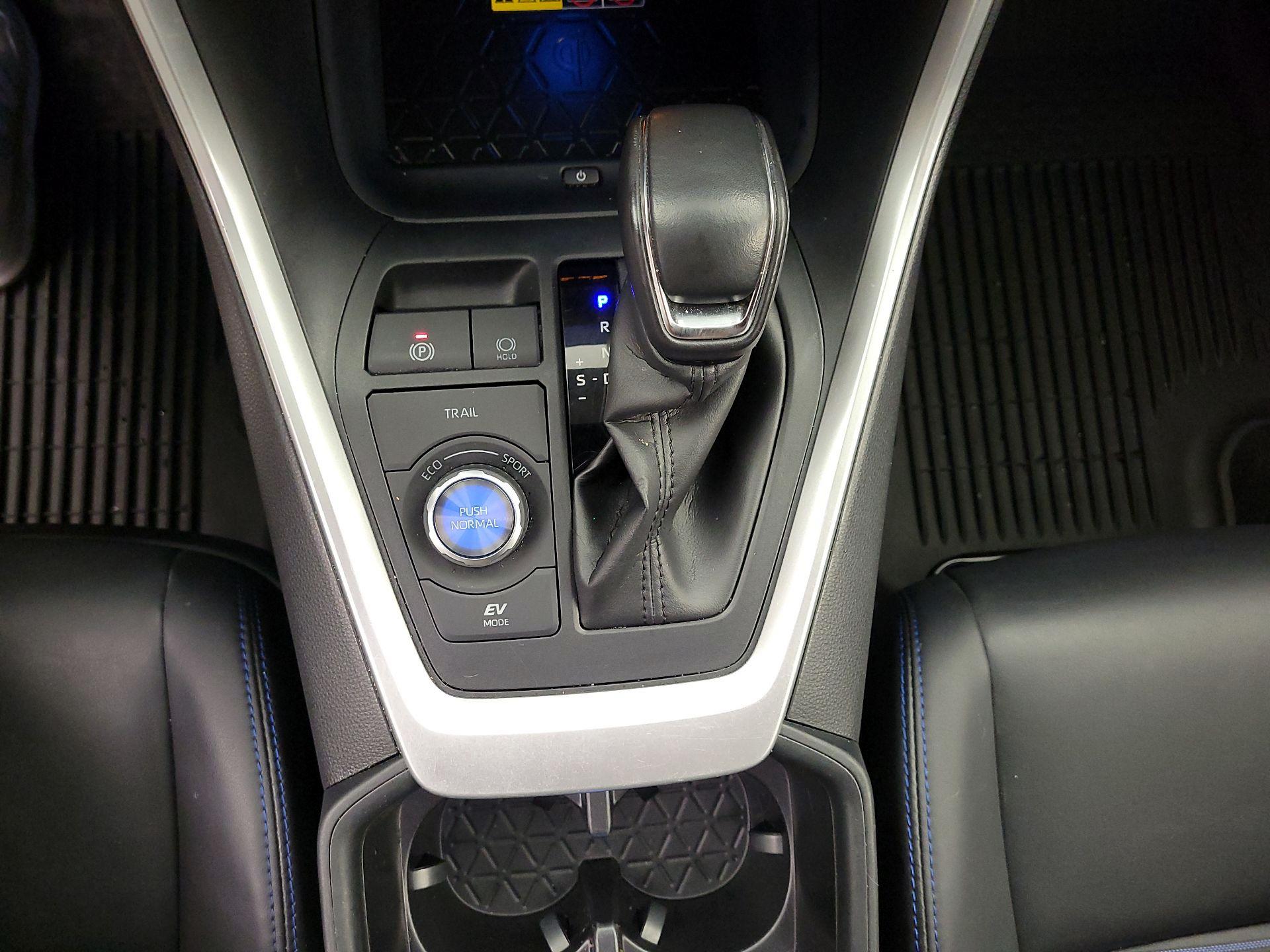 Thumbnail: 2023 Toyota RAV4 - 18