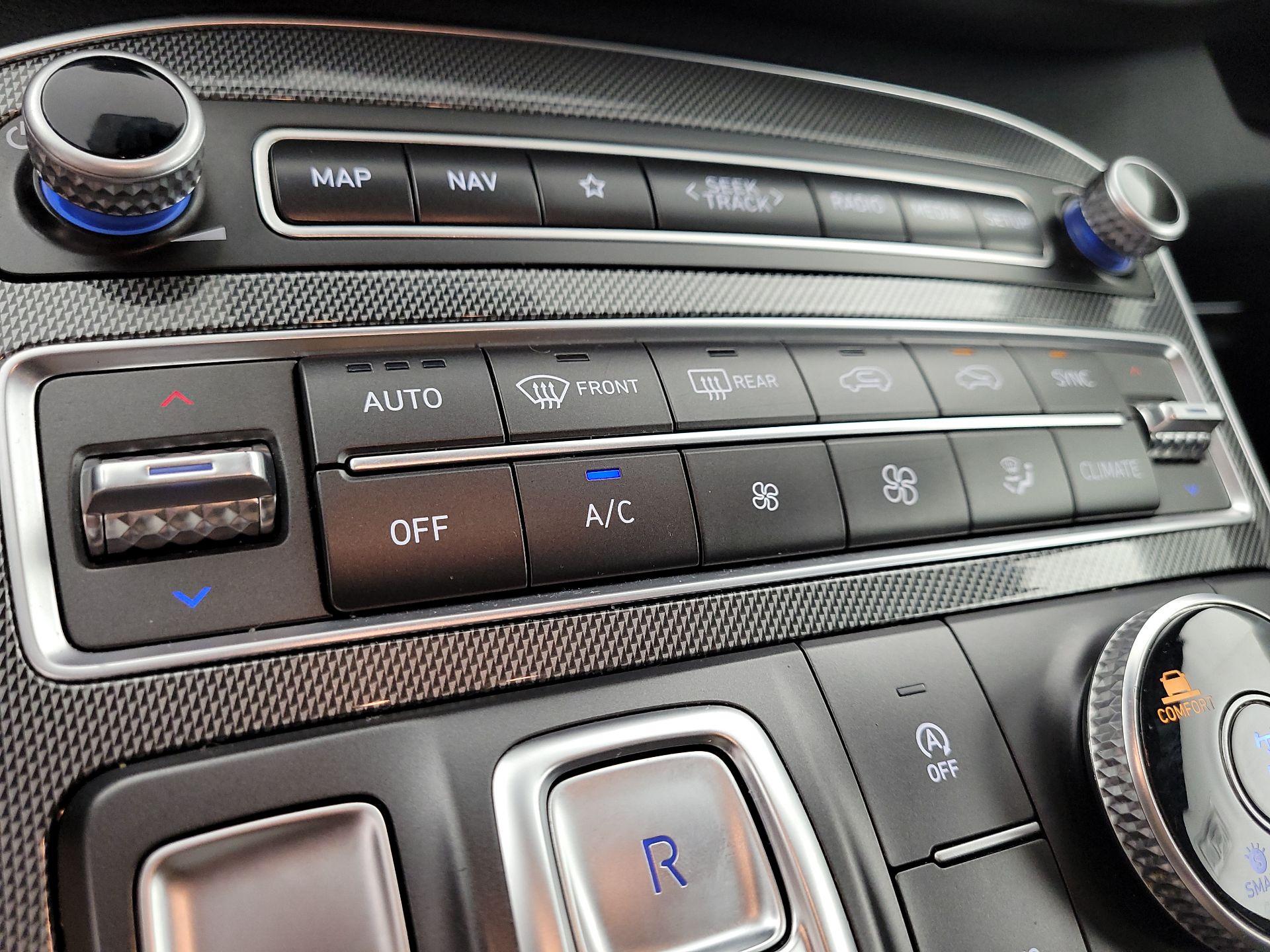 Thumbnail: 2023 Hyundai Santa Fe - 17