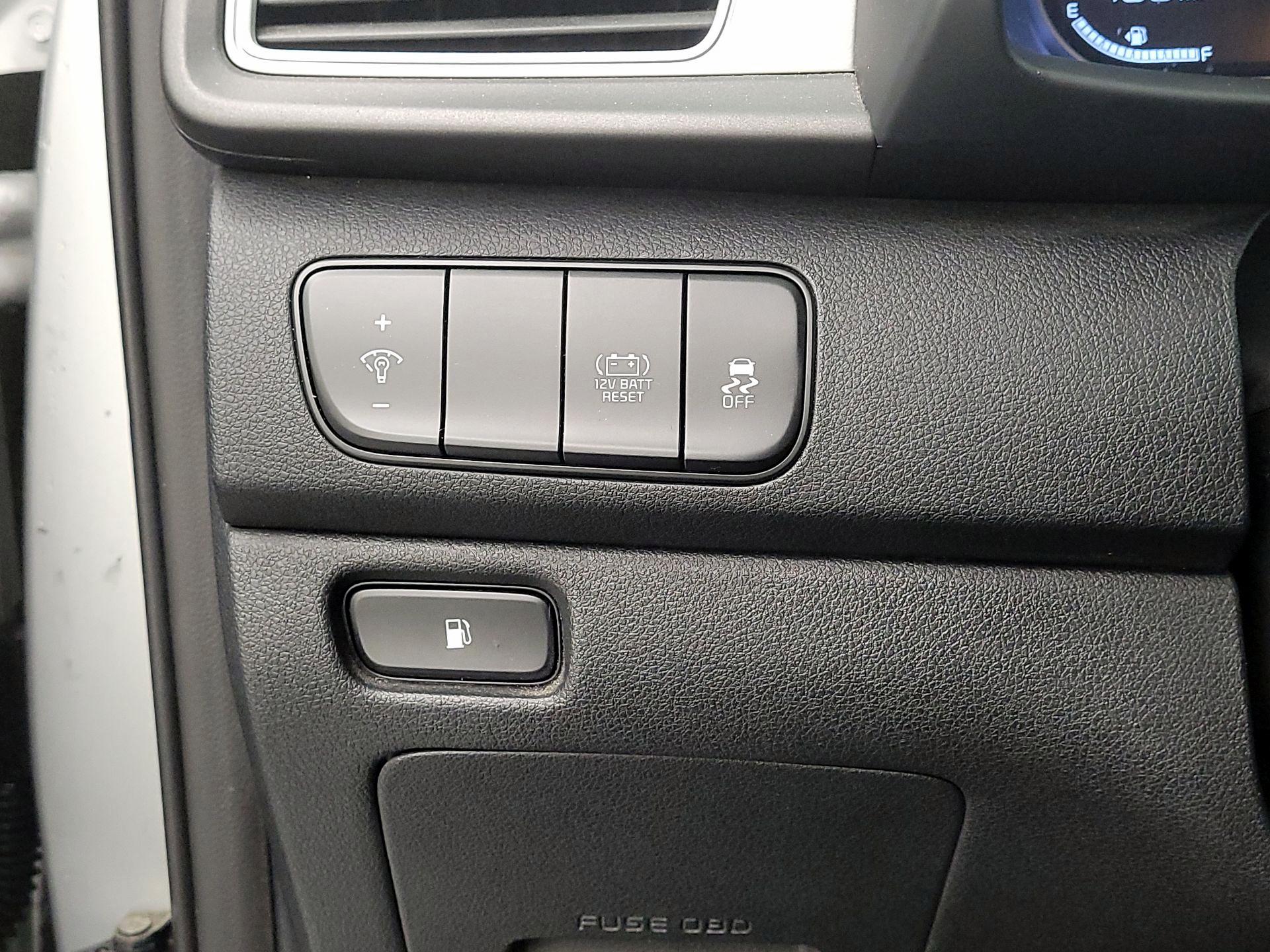 Thumbnail: 2018 Kia Niro - 13