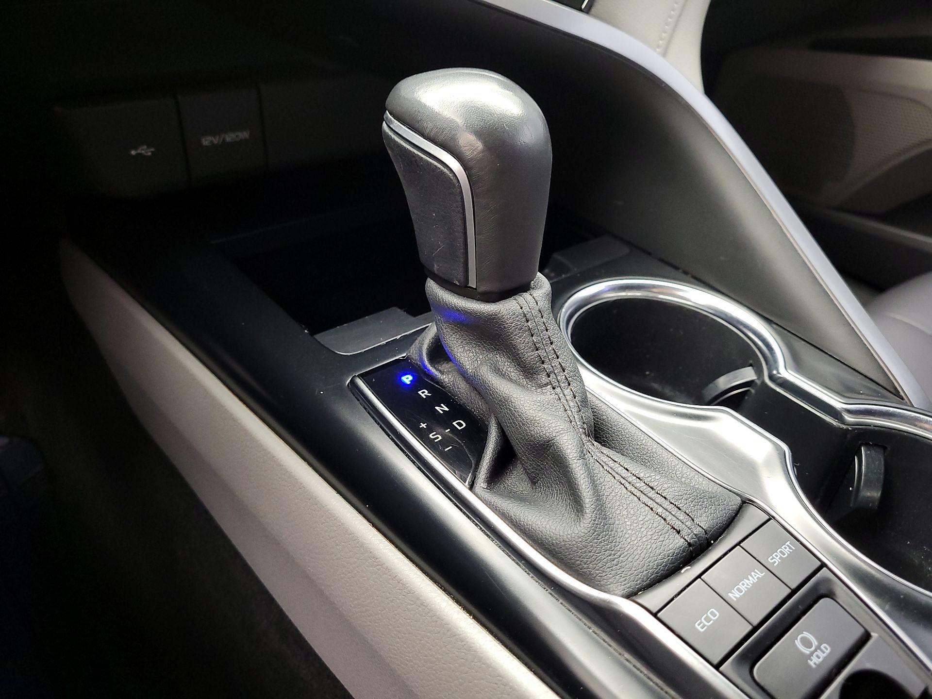 Thumbnail: 2020 Toyota Camry - 17