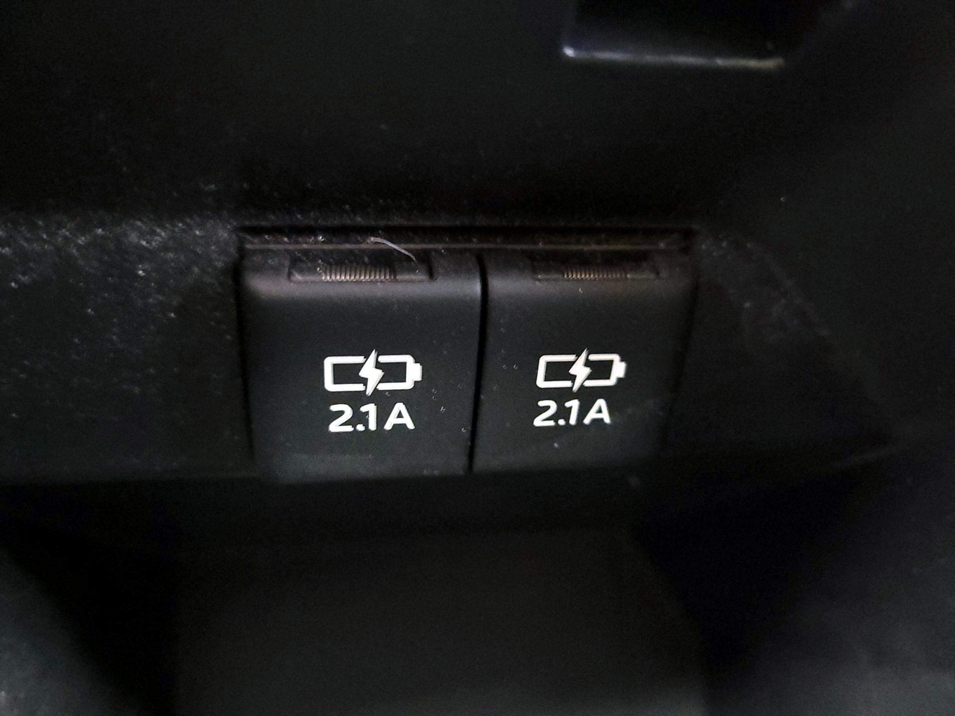 Thumbnail: 2020 Toyota Camry - 18