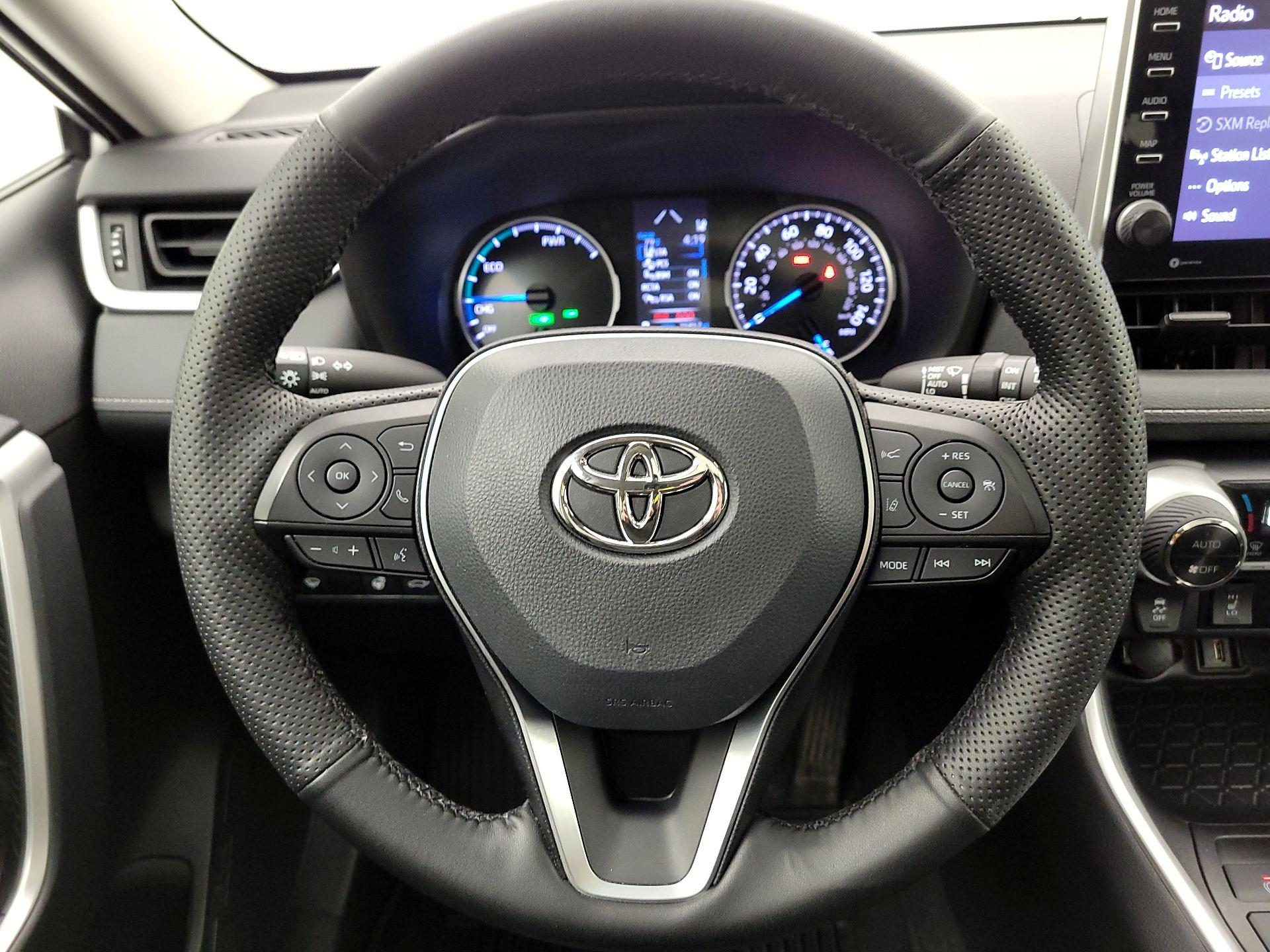 Thumbnail: 2022 Toyota RAV4 - 10