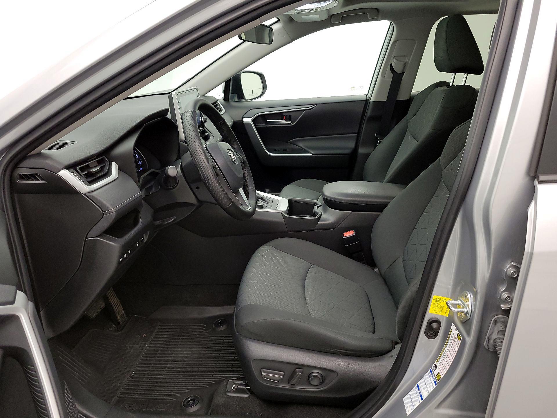 Thumbnail: 2022 Toyota RAV4 - 11