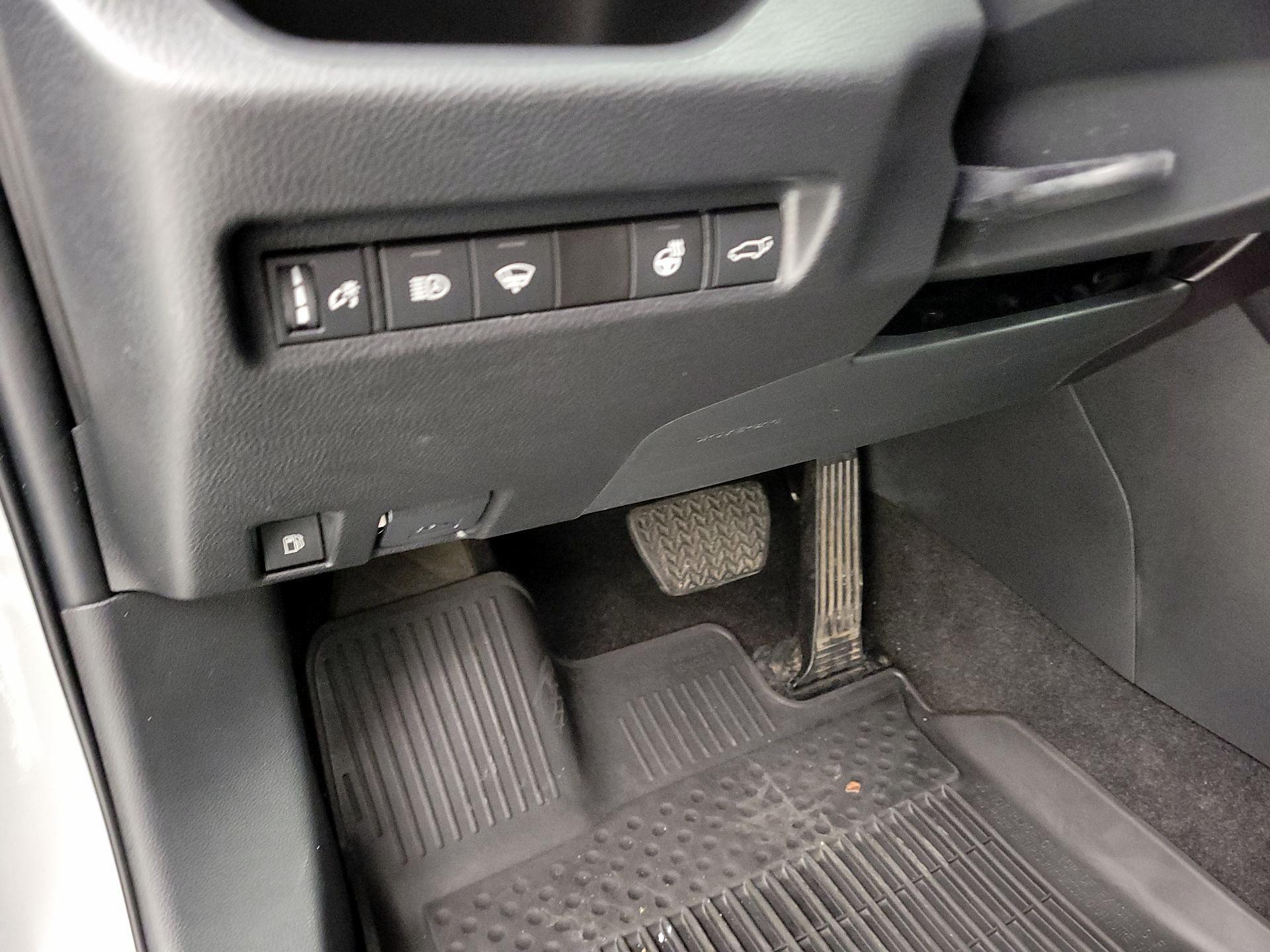 Thumbnail: 2022 Toyota RAV4 - 13