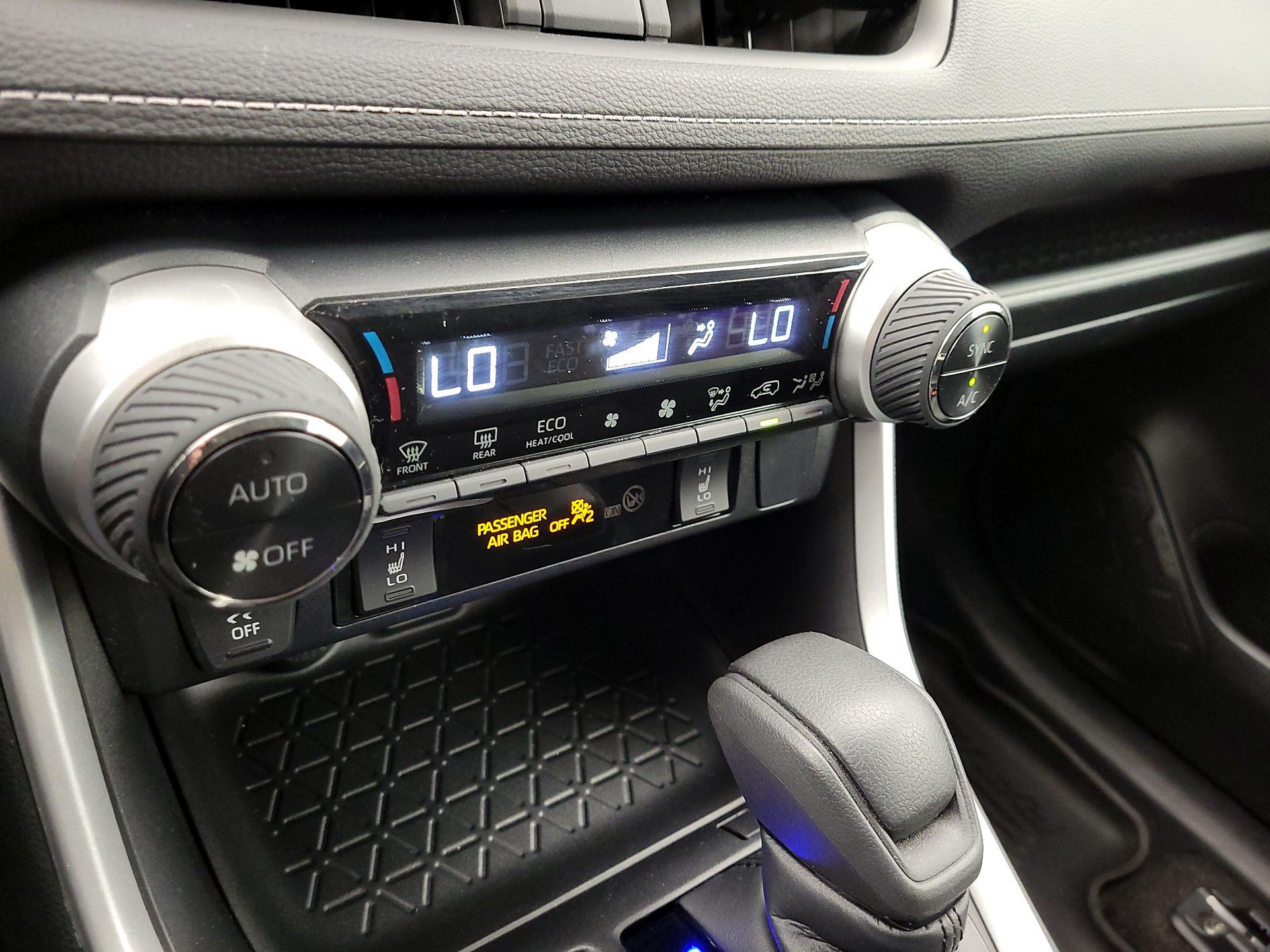 Thumbnail: 2022 Toyota RAV4 - 16