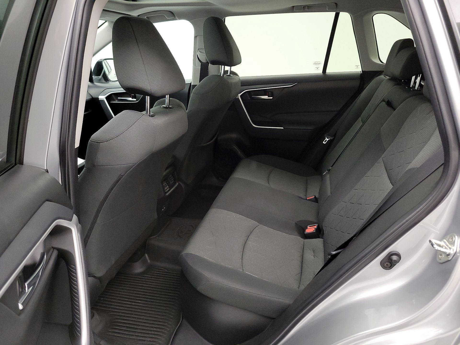 Thumbnail: 2022 Toyota RAV4 - 20