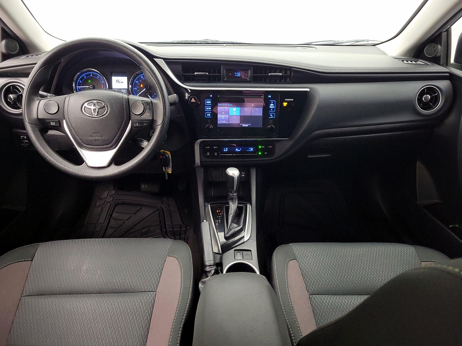 Thumbnail: 2017 Toyota Corolla - 9