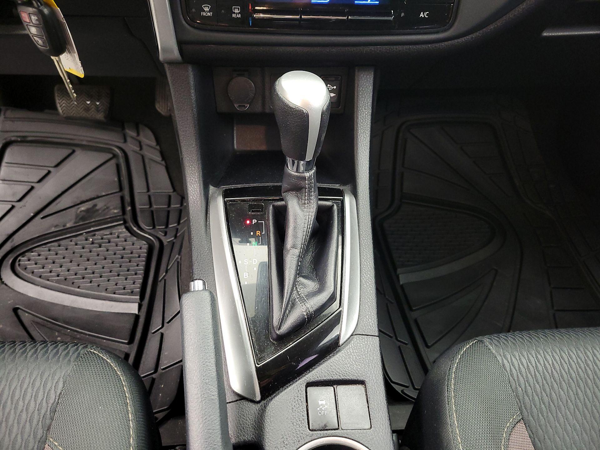 Thumbnail: 2017 Toyota Corolla - 17