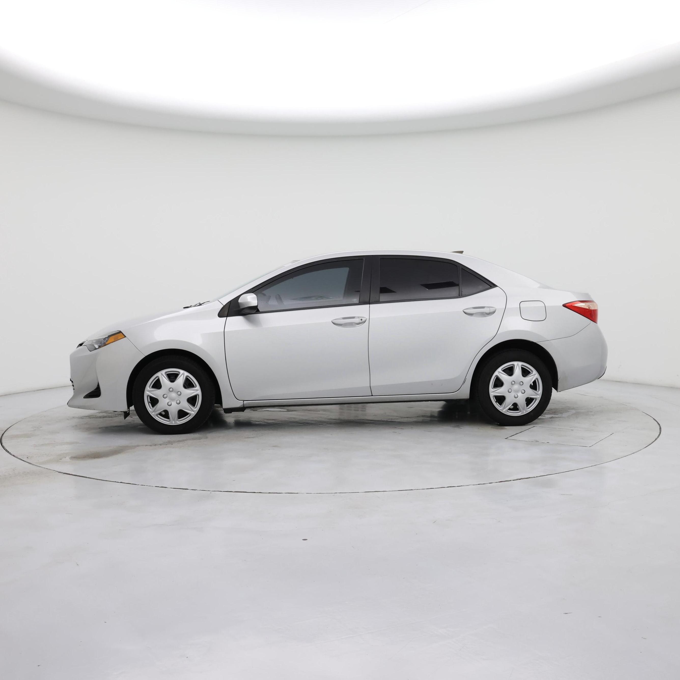 Thumbnail: 2017 Toyota Corolla - 3