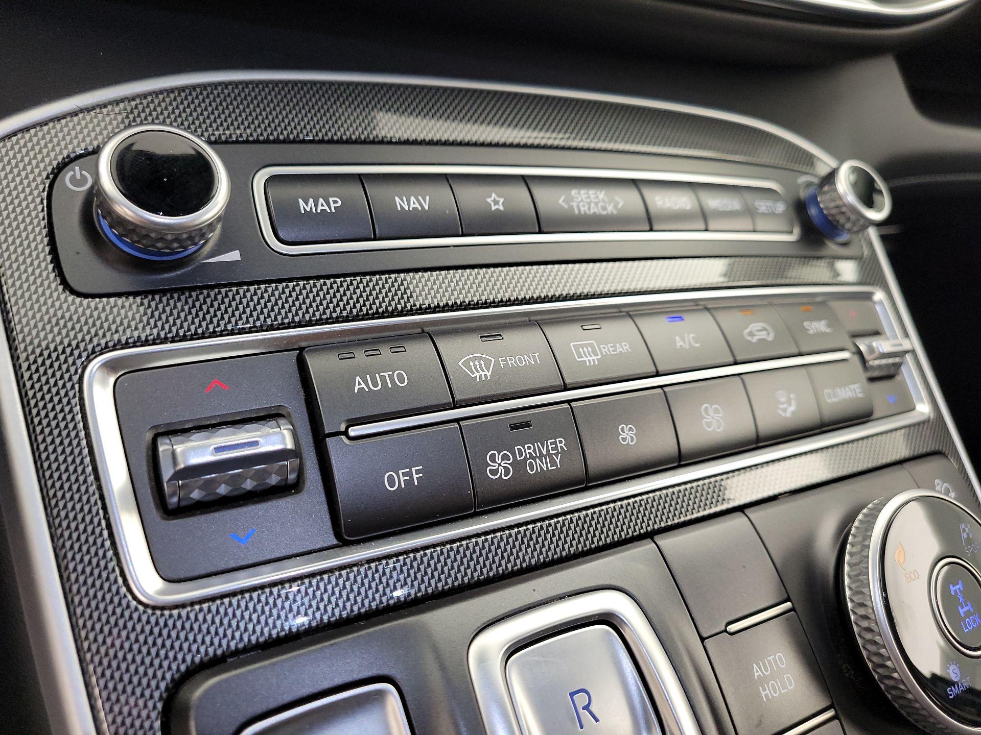 Thumbnail: 2022 Hyundai Santa Fe - 17