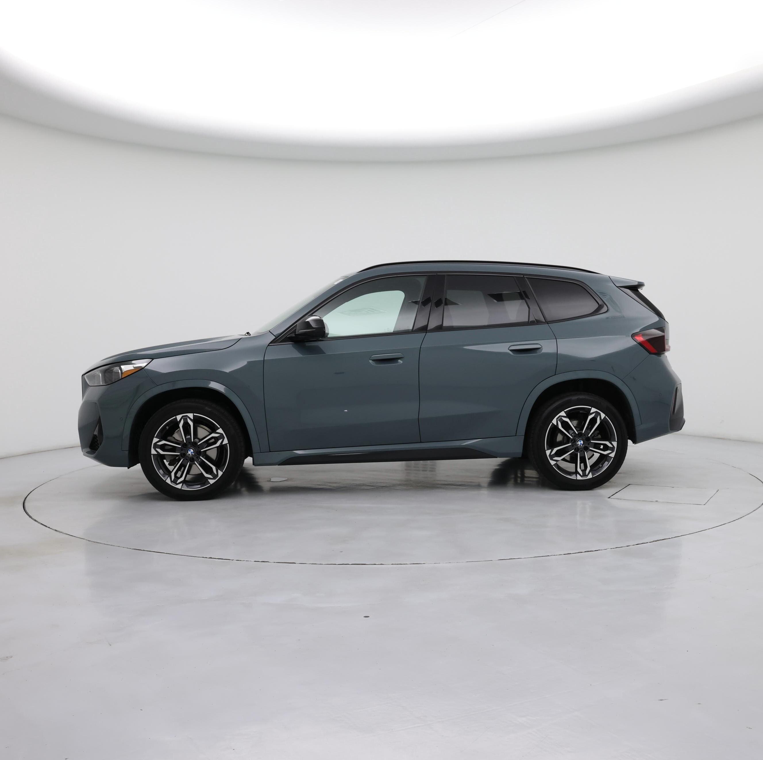 Thumbnail: 2023 BMW X1 - 3