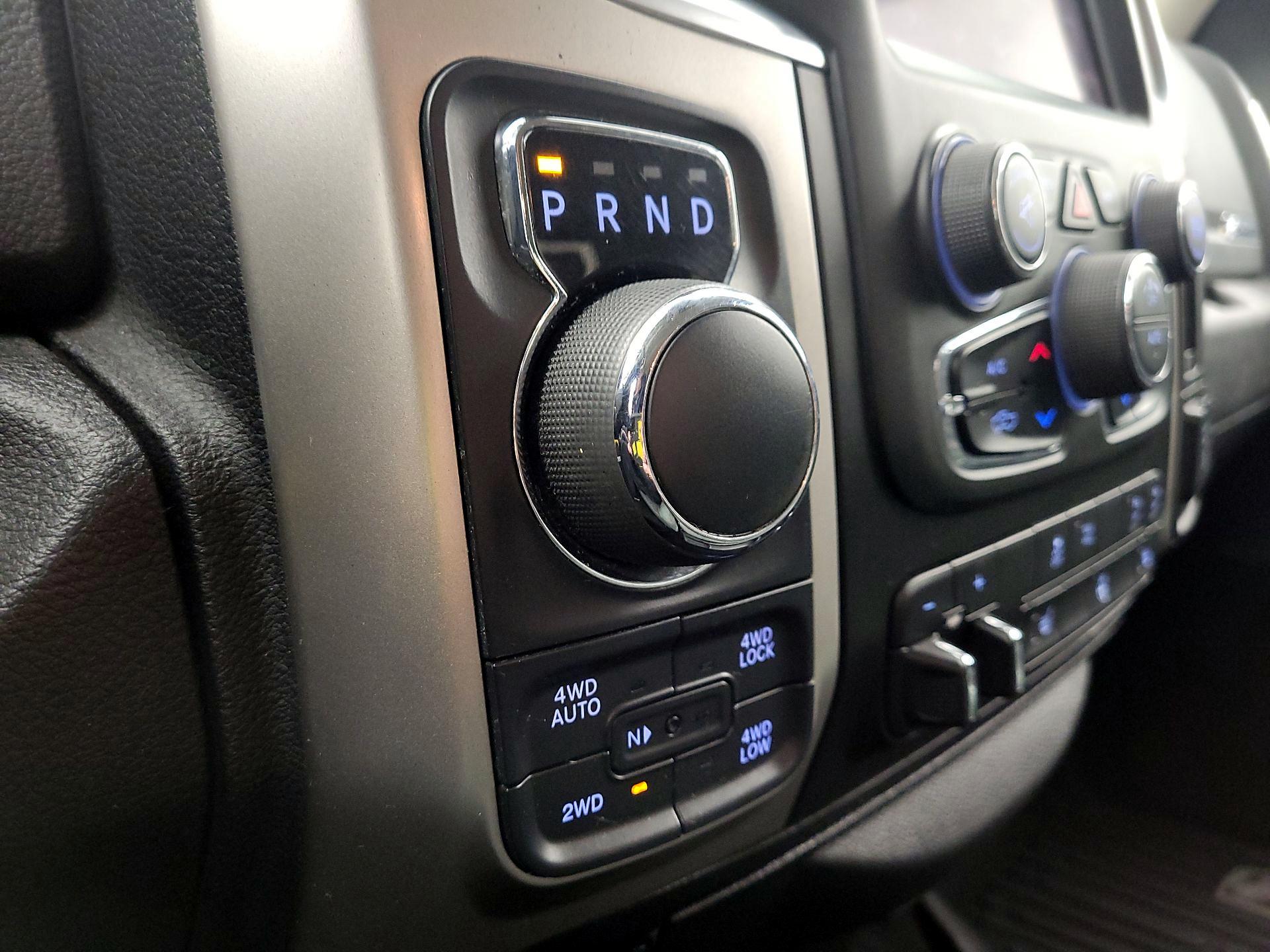 Thumbnail: 2019 RAM 1500 Classic - 18