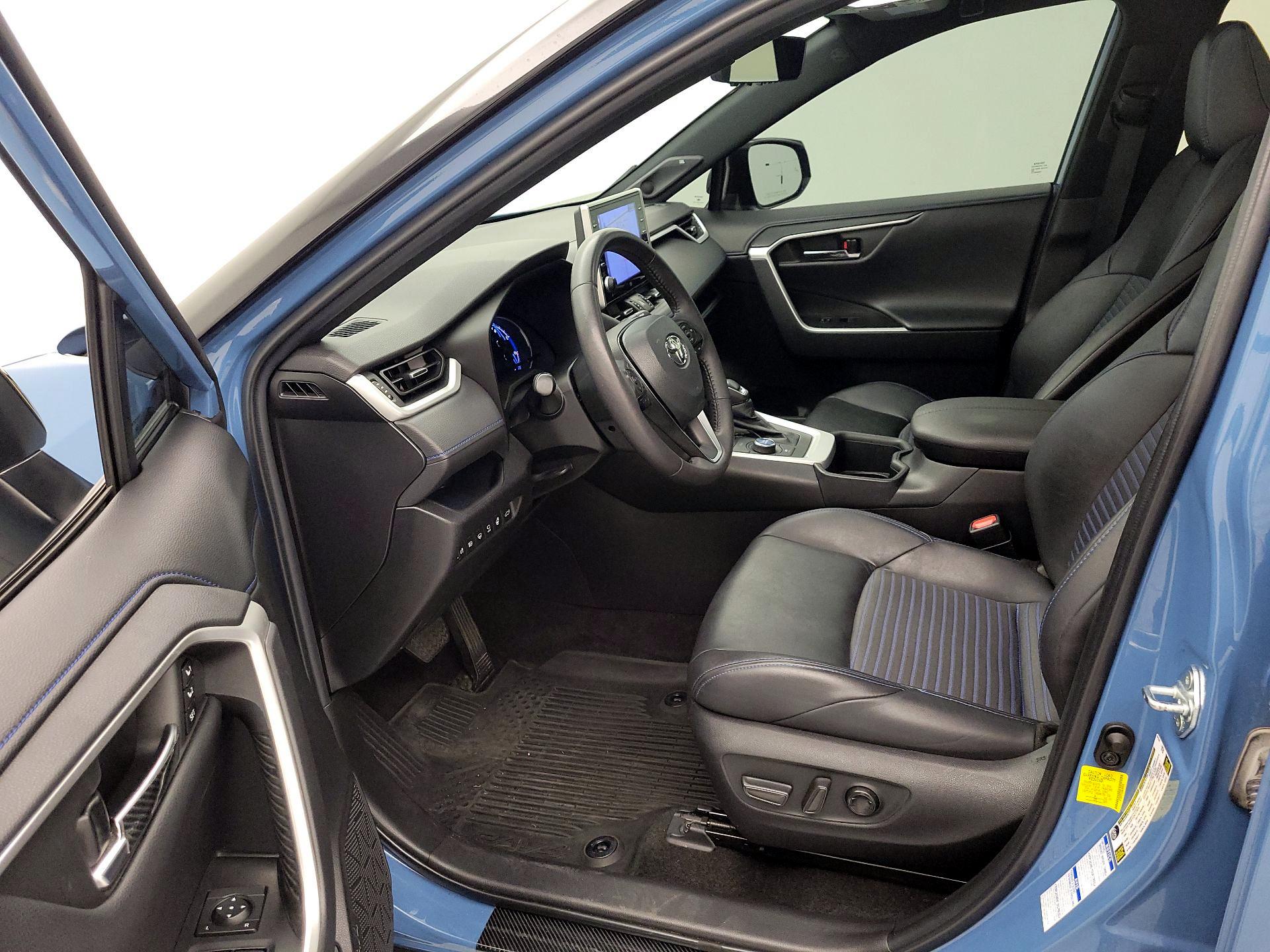 Thumbnail: 2022 Toyota RAV4 - 11