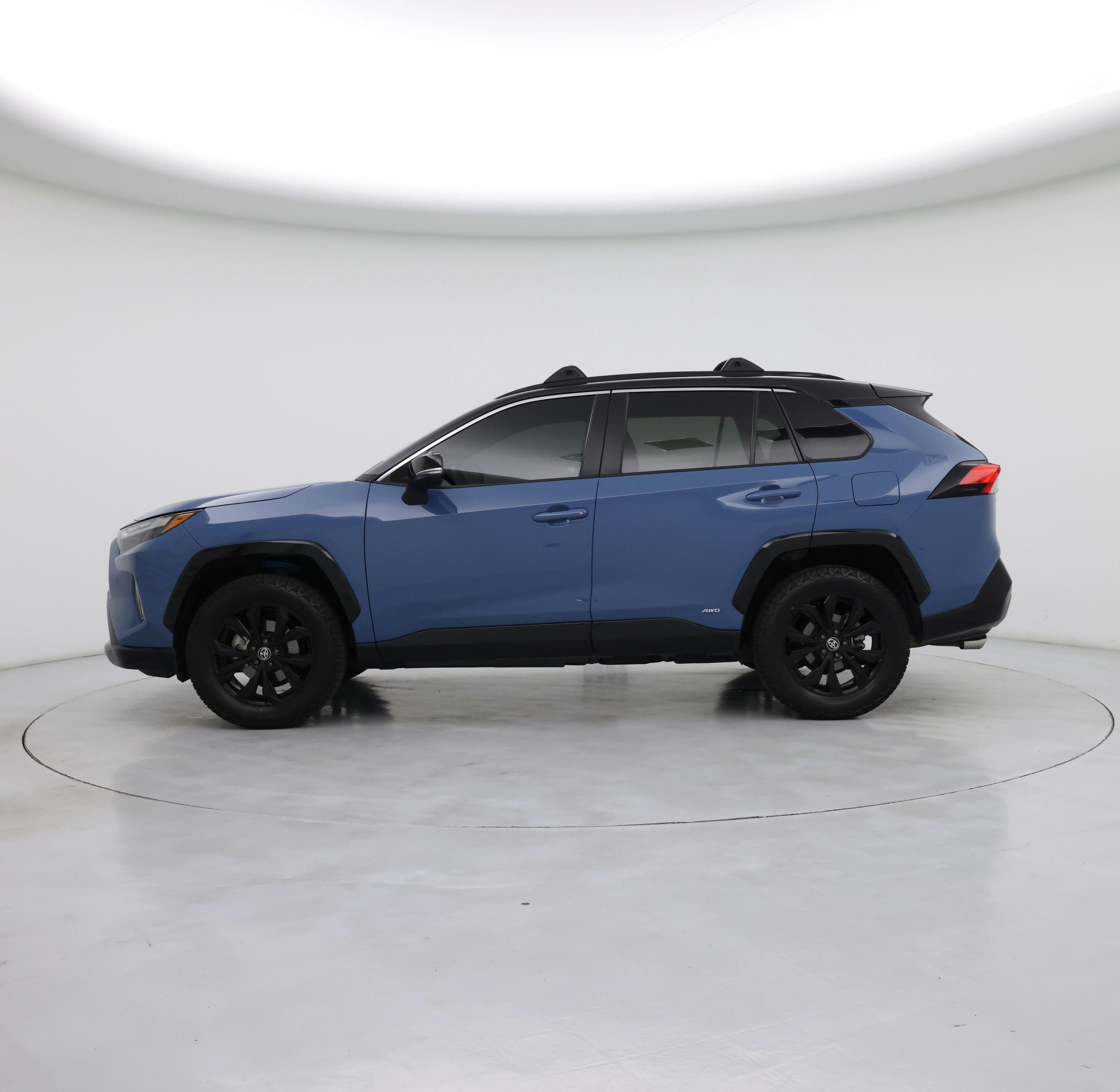 Thumbnail: 2022 Toyota RAV4 - 3