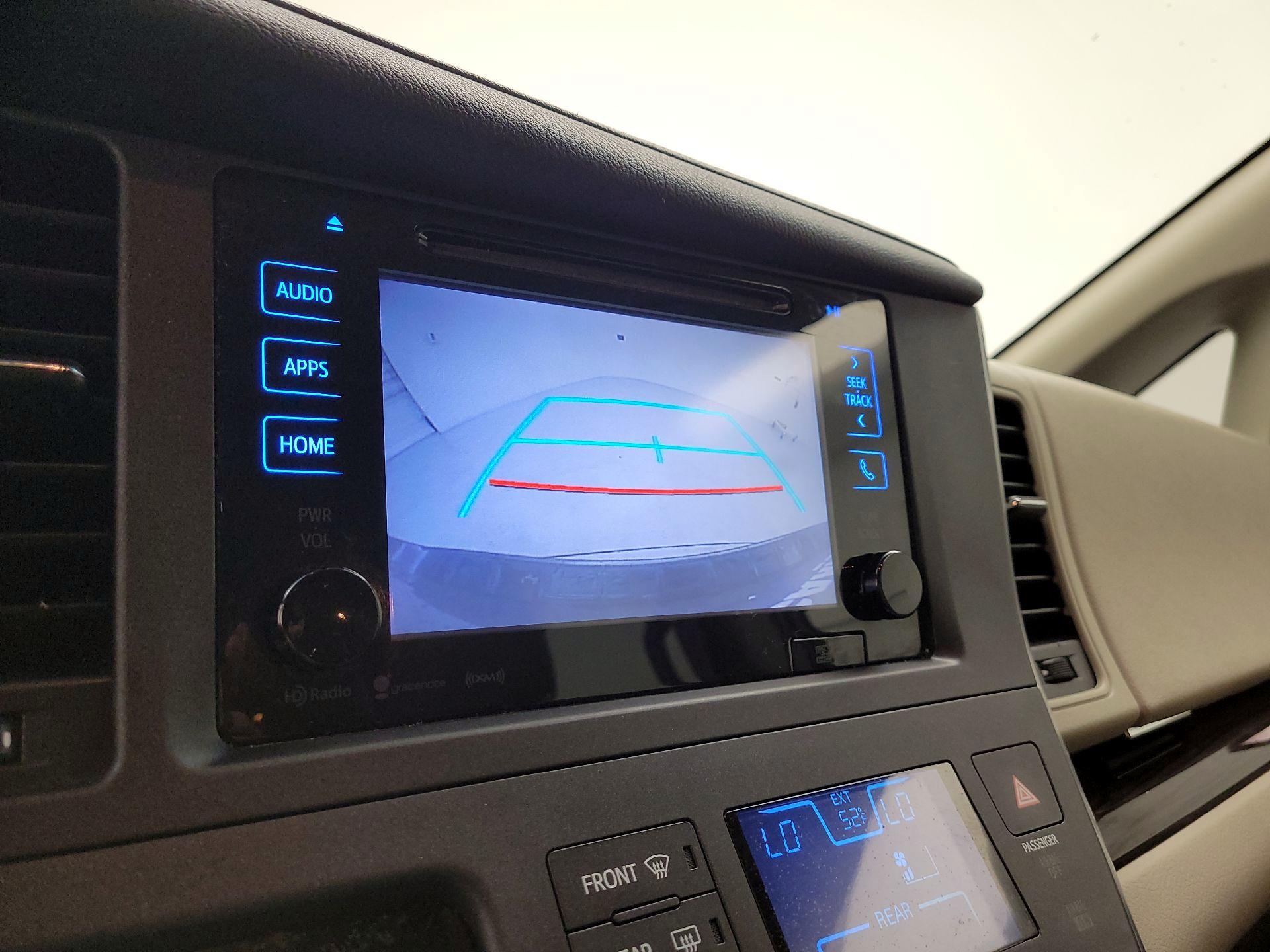 Thumbnail: 2017 Toyota Sienna - 14