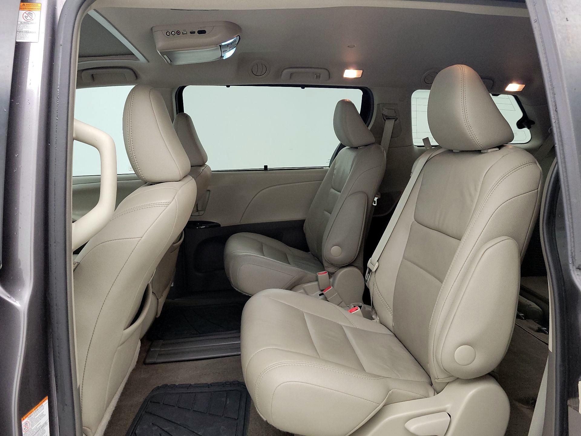 Thumbnail: 2017 Toyota Sienna - 20