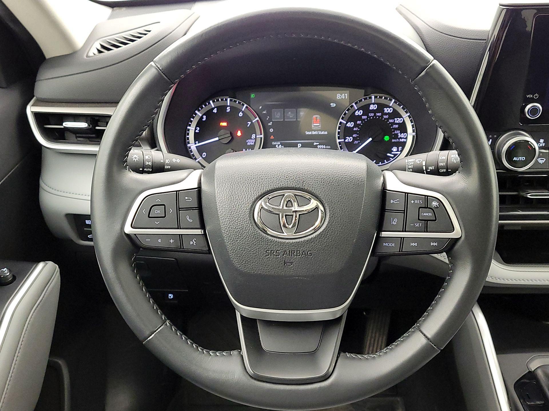 Thumbnail: 2023 Toyota Highlander - 10
