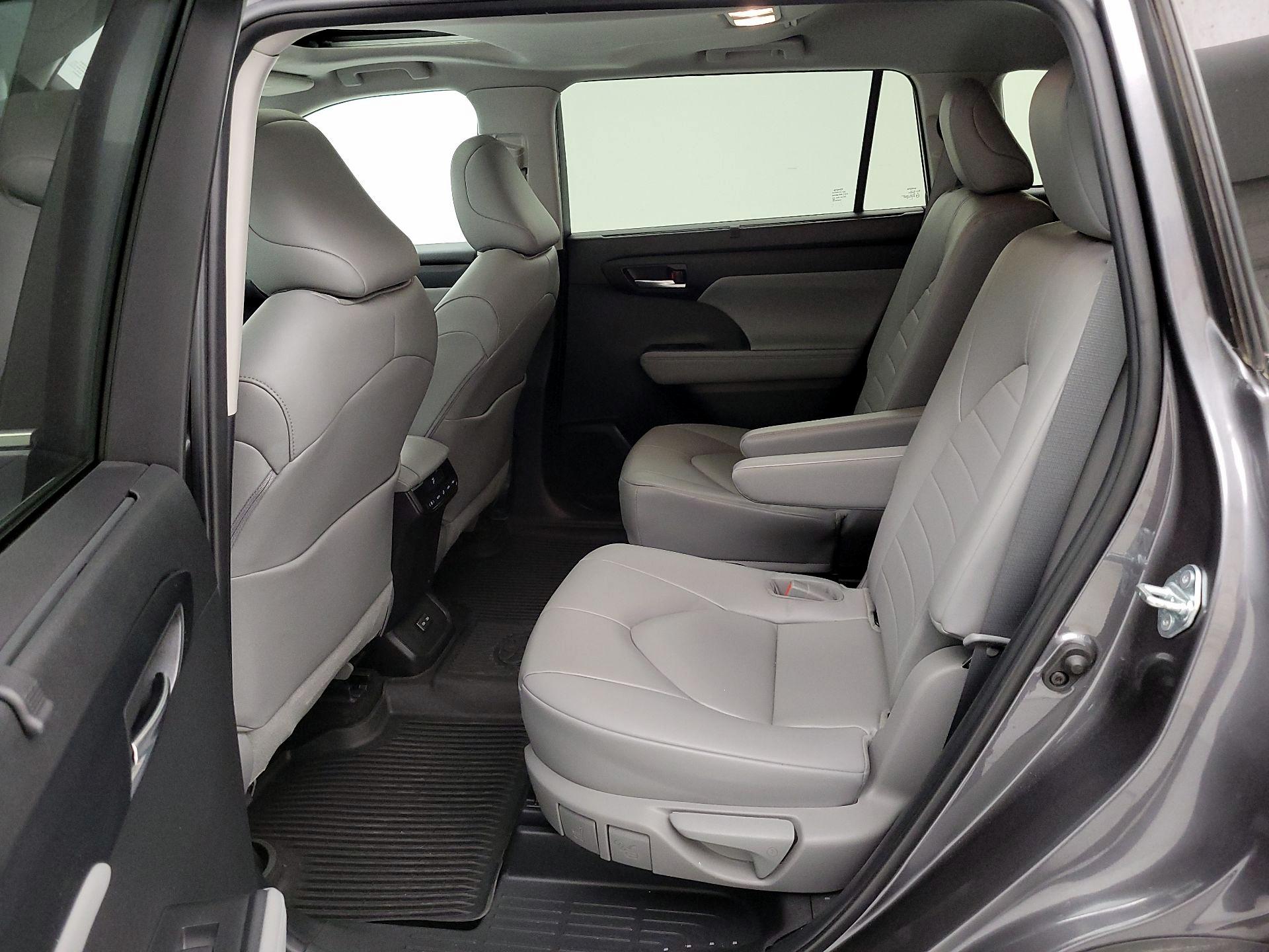 Thumbnail: 2023 Toyota Highlander - 20