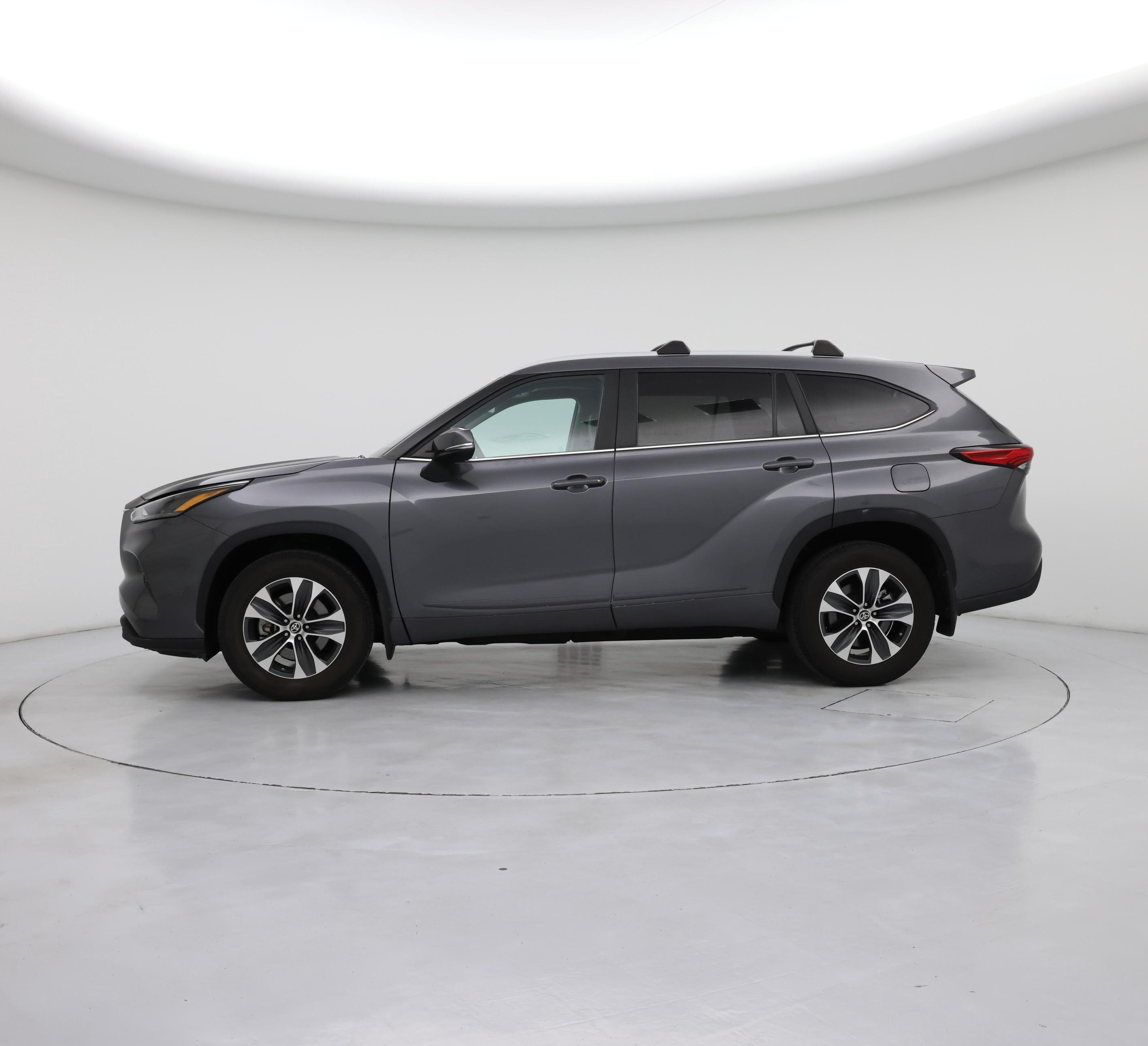 Thumbnail: 2023 Toyota Highlander - 3