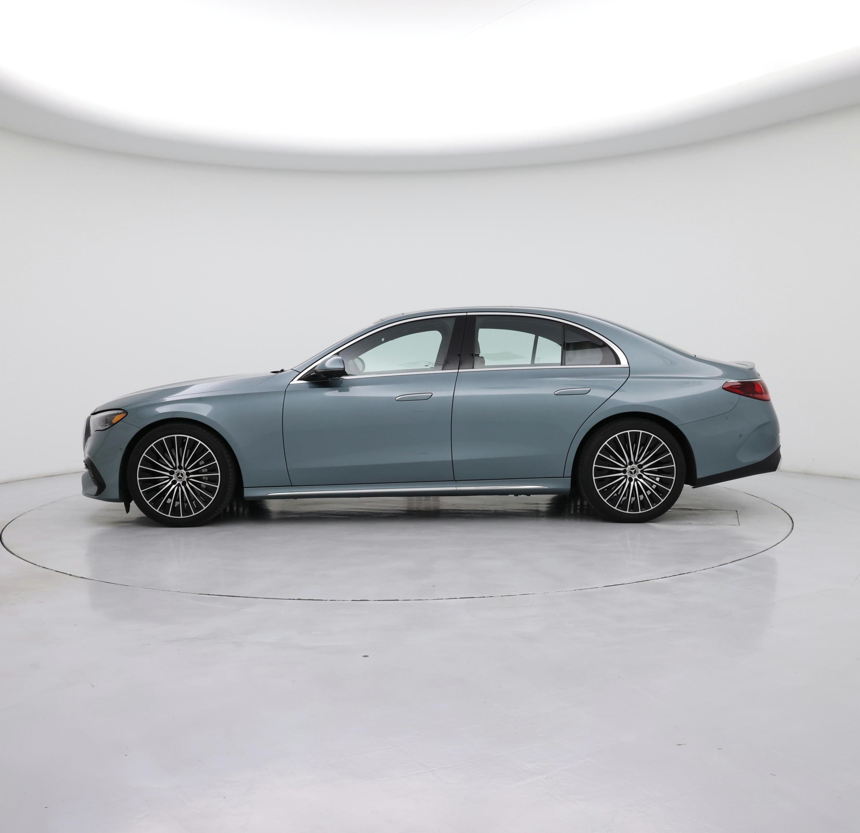 Thumbnail: 2025 Mercedes-Benz E-Class - 3