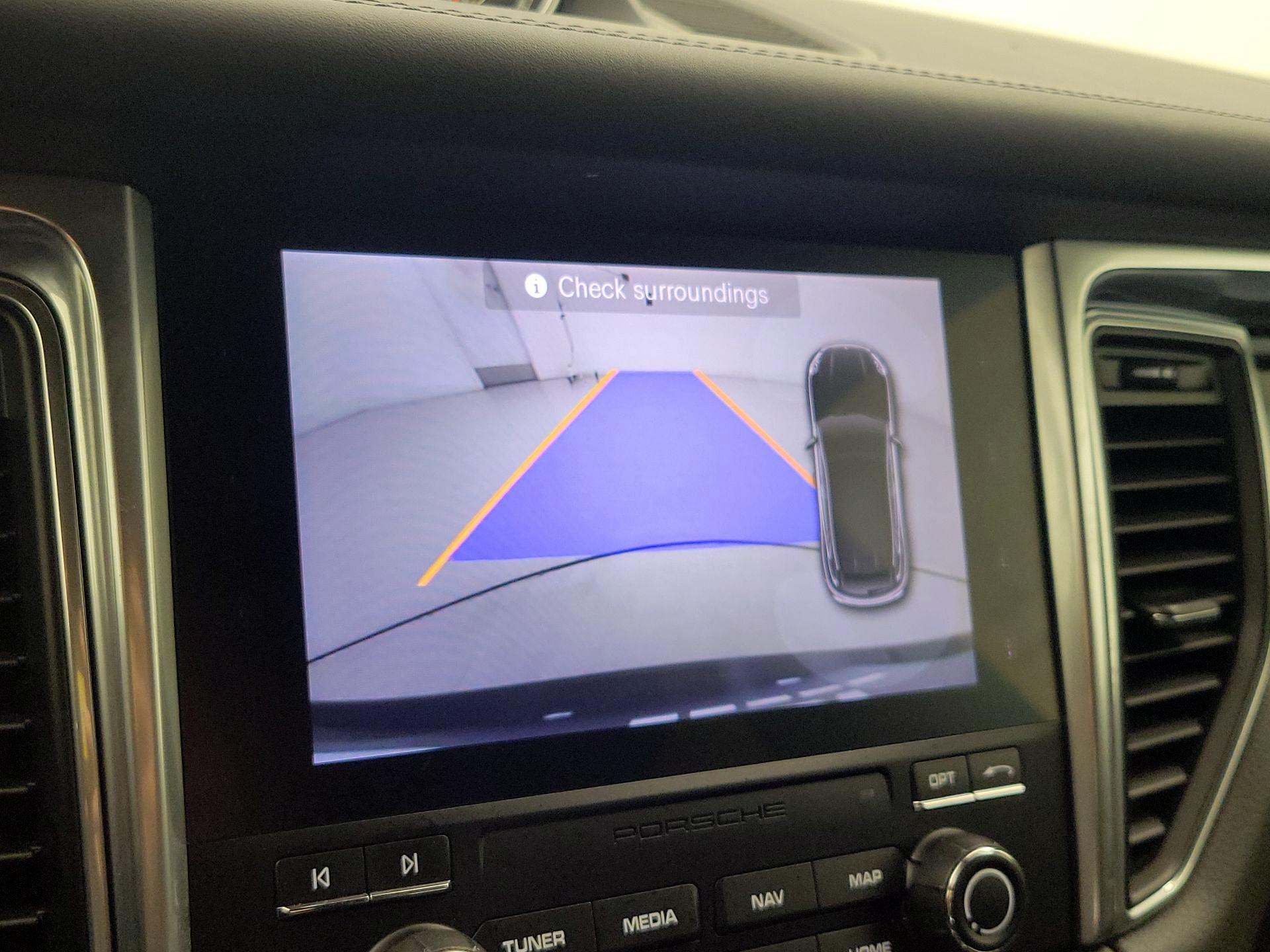 Thumbnail: 2017 Porsche Macan - 15