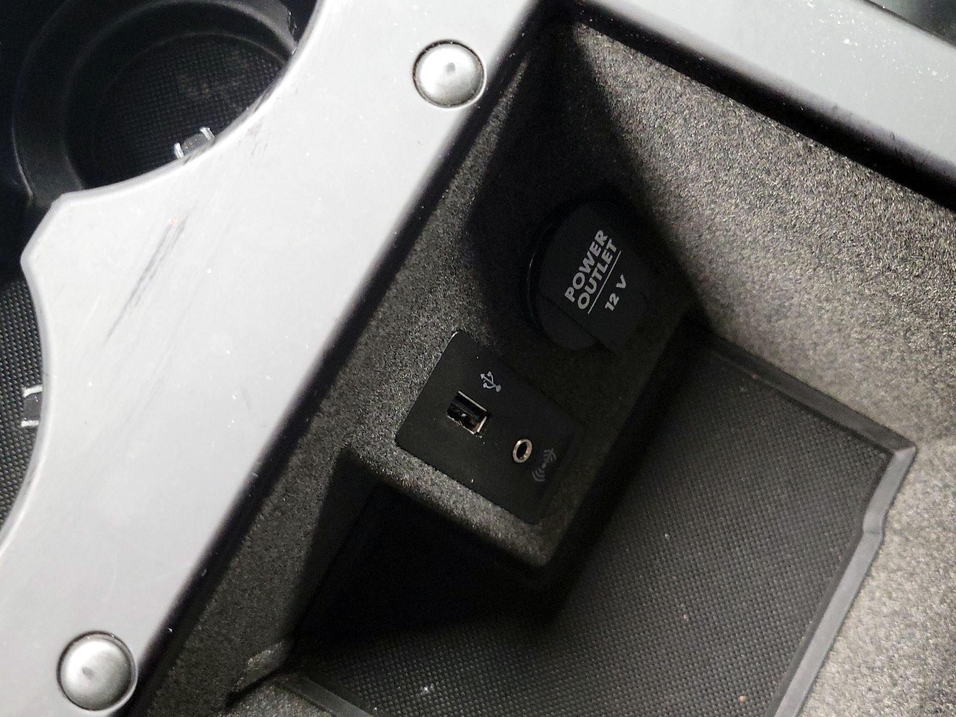 Thumbnail: 2017 Porsche Macan - 19