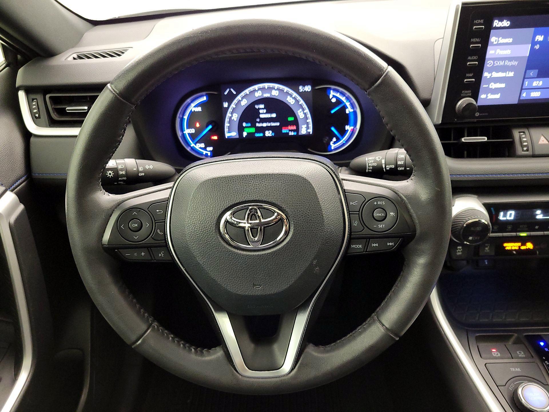 Thumbnail: 2021 Toyota RAV4 - 10