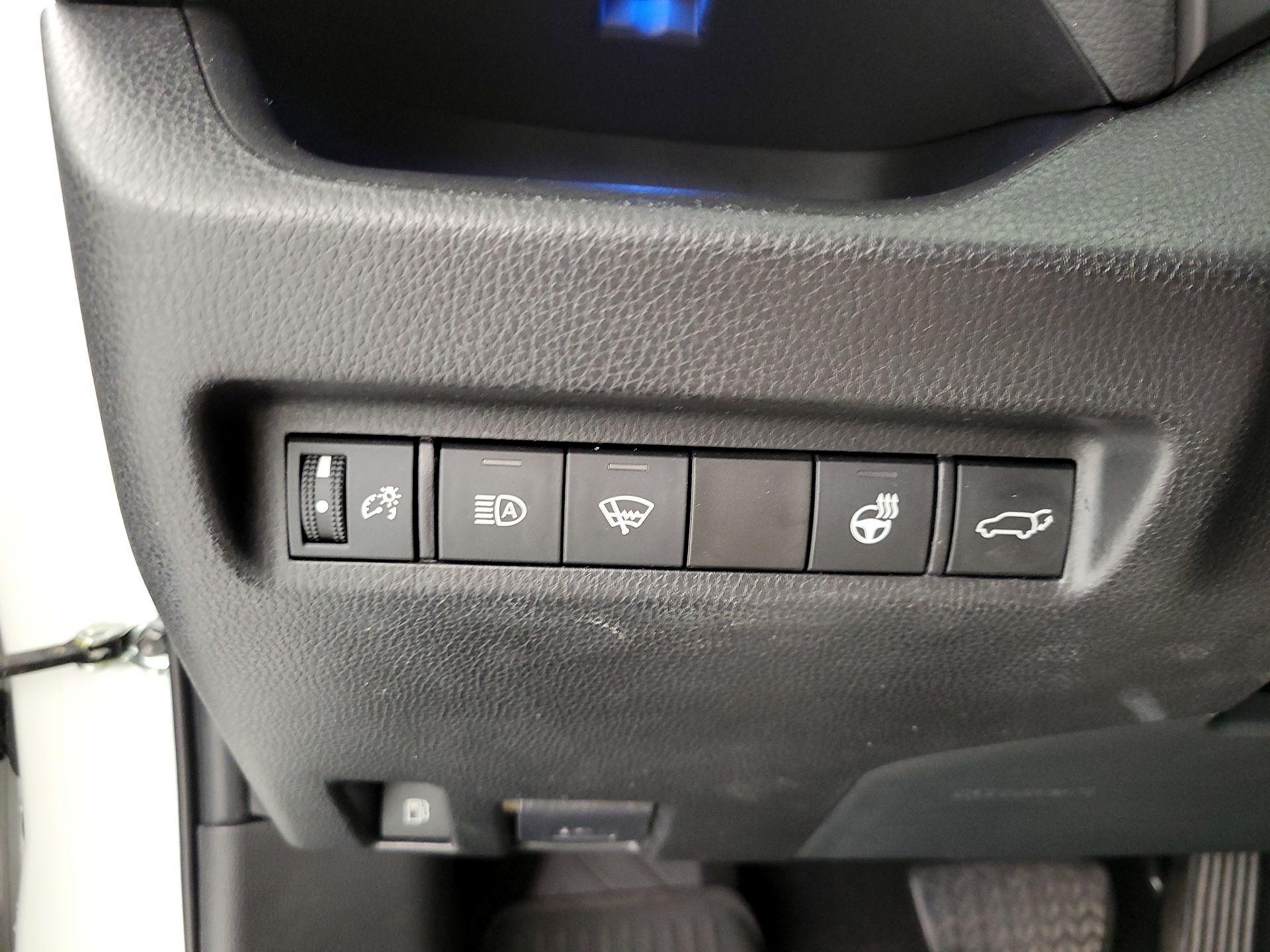 Thumbnail: 2021 Toyota RAV4 - 13