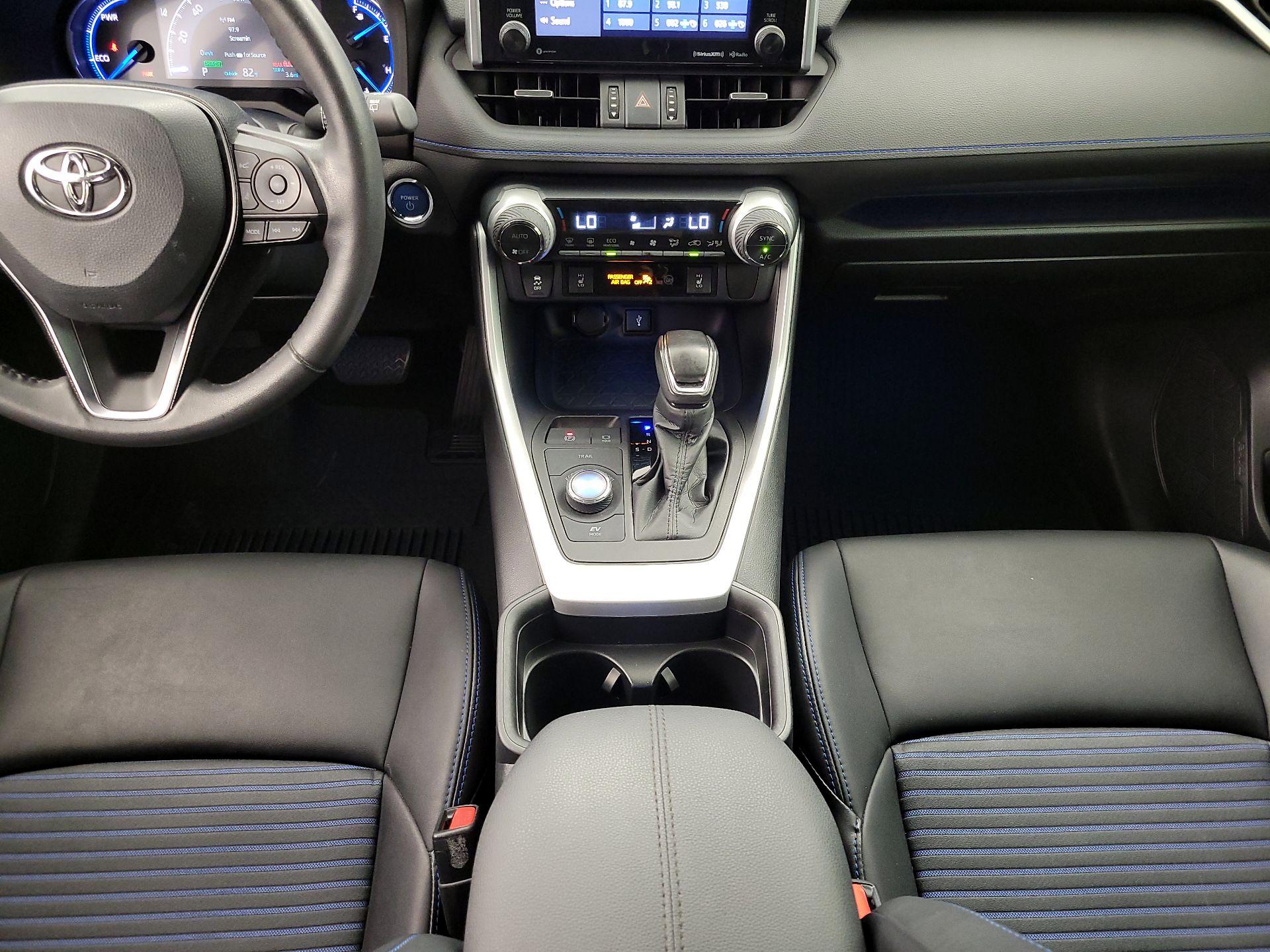 Thumbnail: 2021 Toyota RAV4 - 17