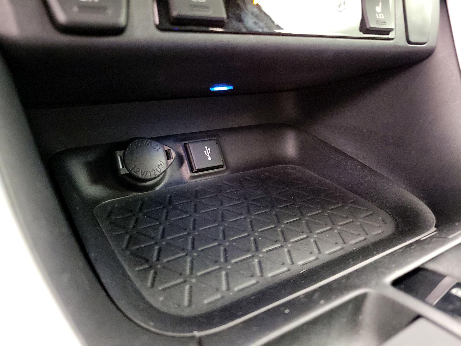 Thumbnail: 2021 Toyota RAV4 - 18