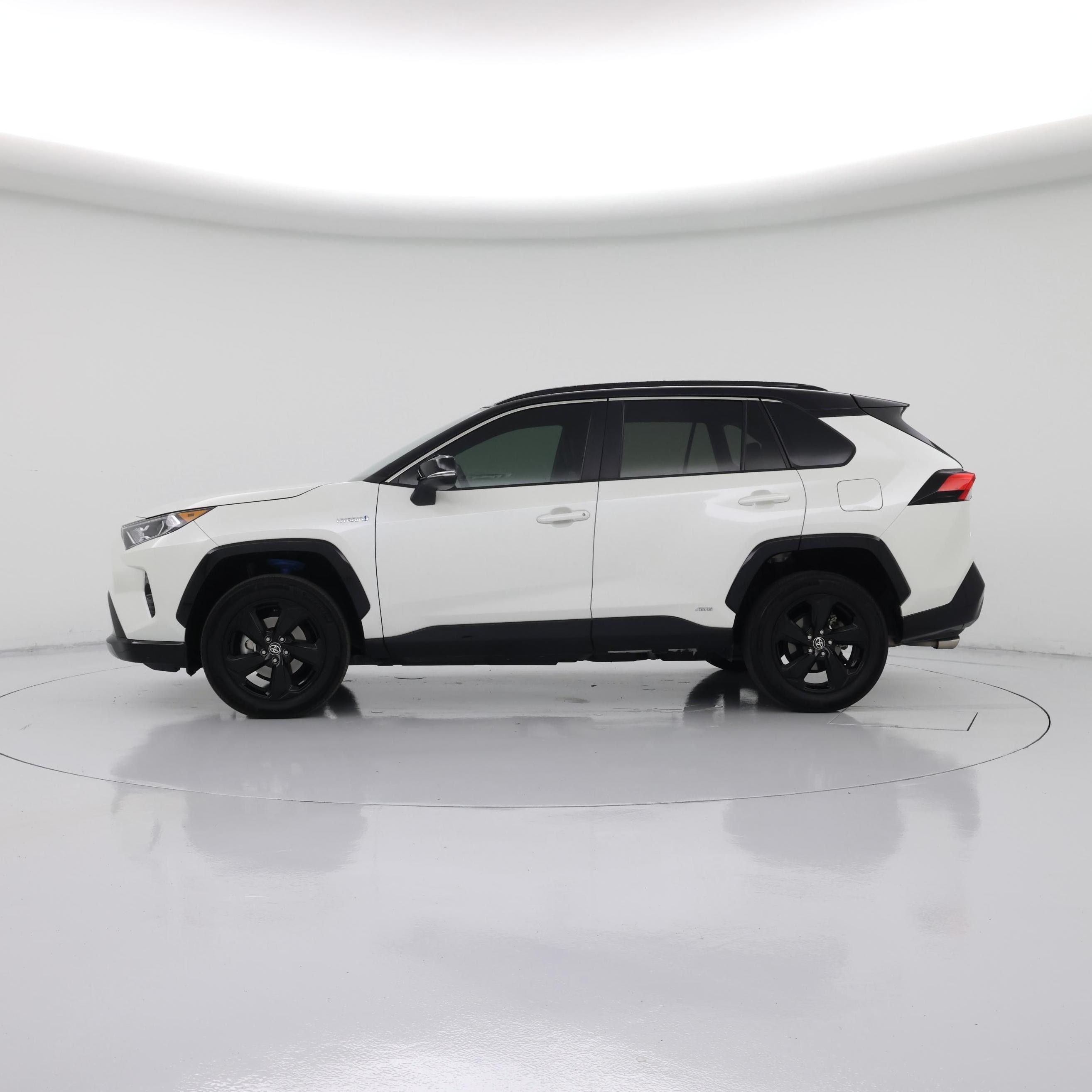 Thumbnail: 2021 Toyota RAV4 - 3
