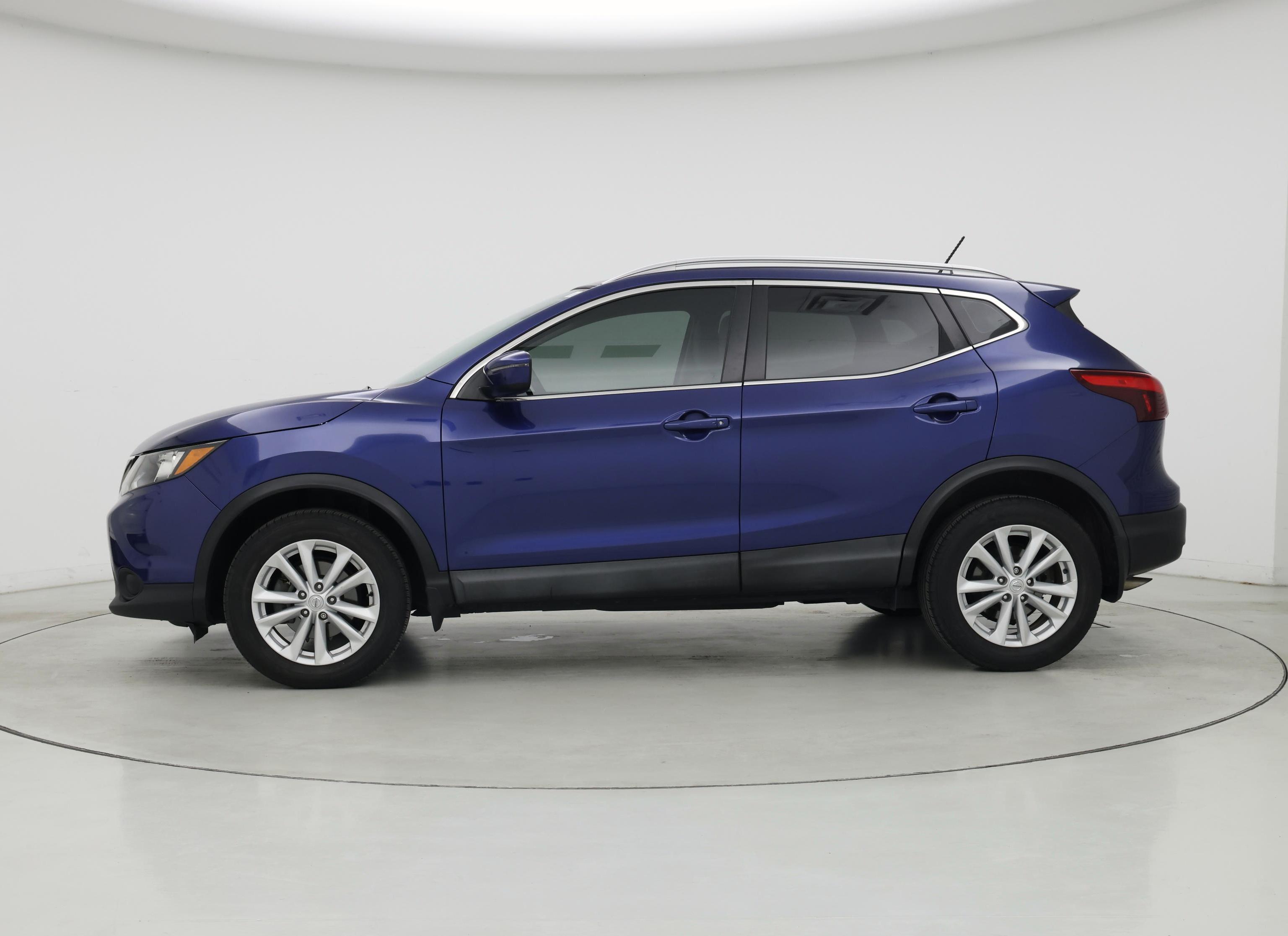 Thumbnail: 2017 Nissan Rogue Sport - 3