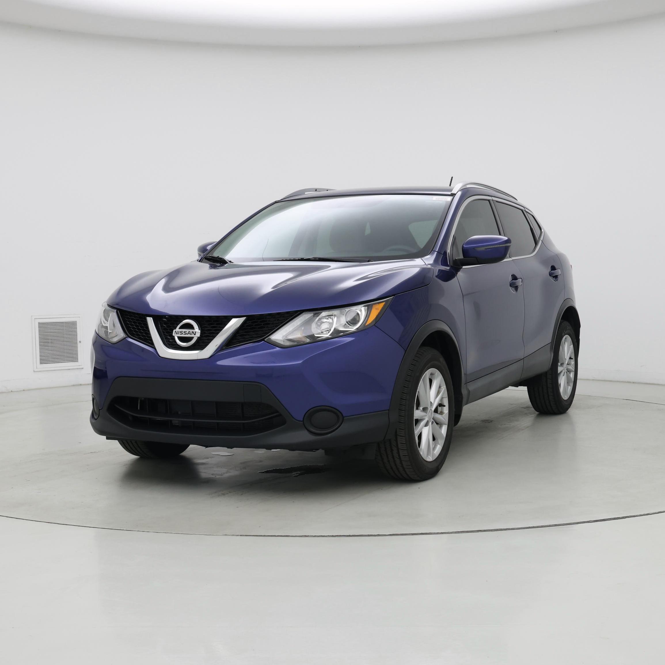 Thumbnail: 2017 Nissan Rogue Sport - 4