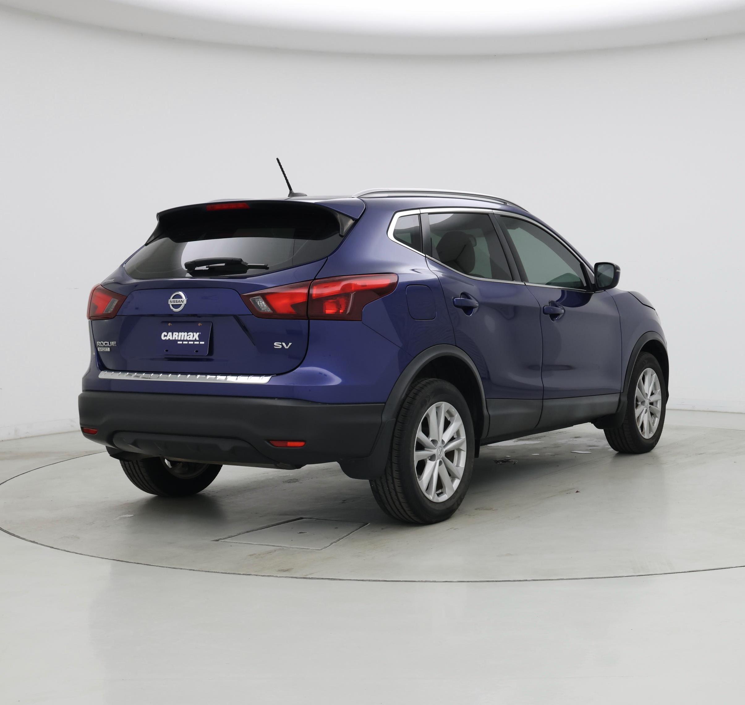 Thumbnail: 2017 Nissan Rogue Sport - 8