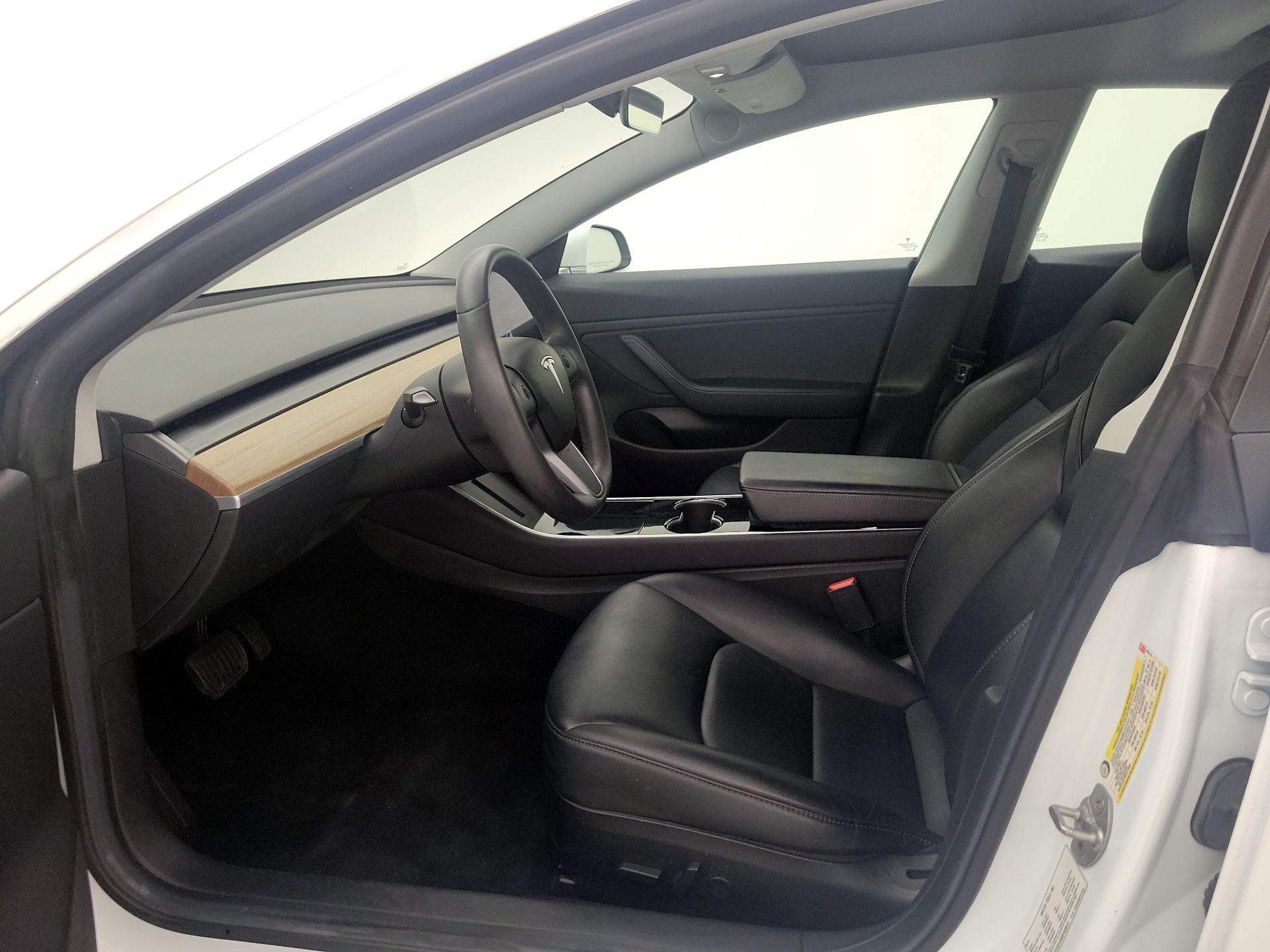 Thumbnail: 2019 Tesla Model 3 - 11