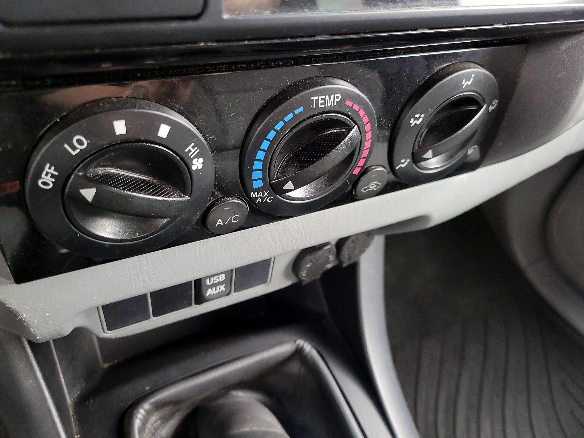 Thumbnail: 2014 Toyota Tacoma - 16