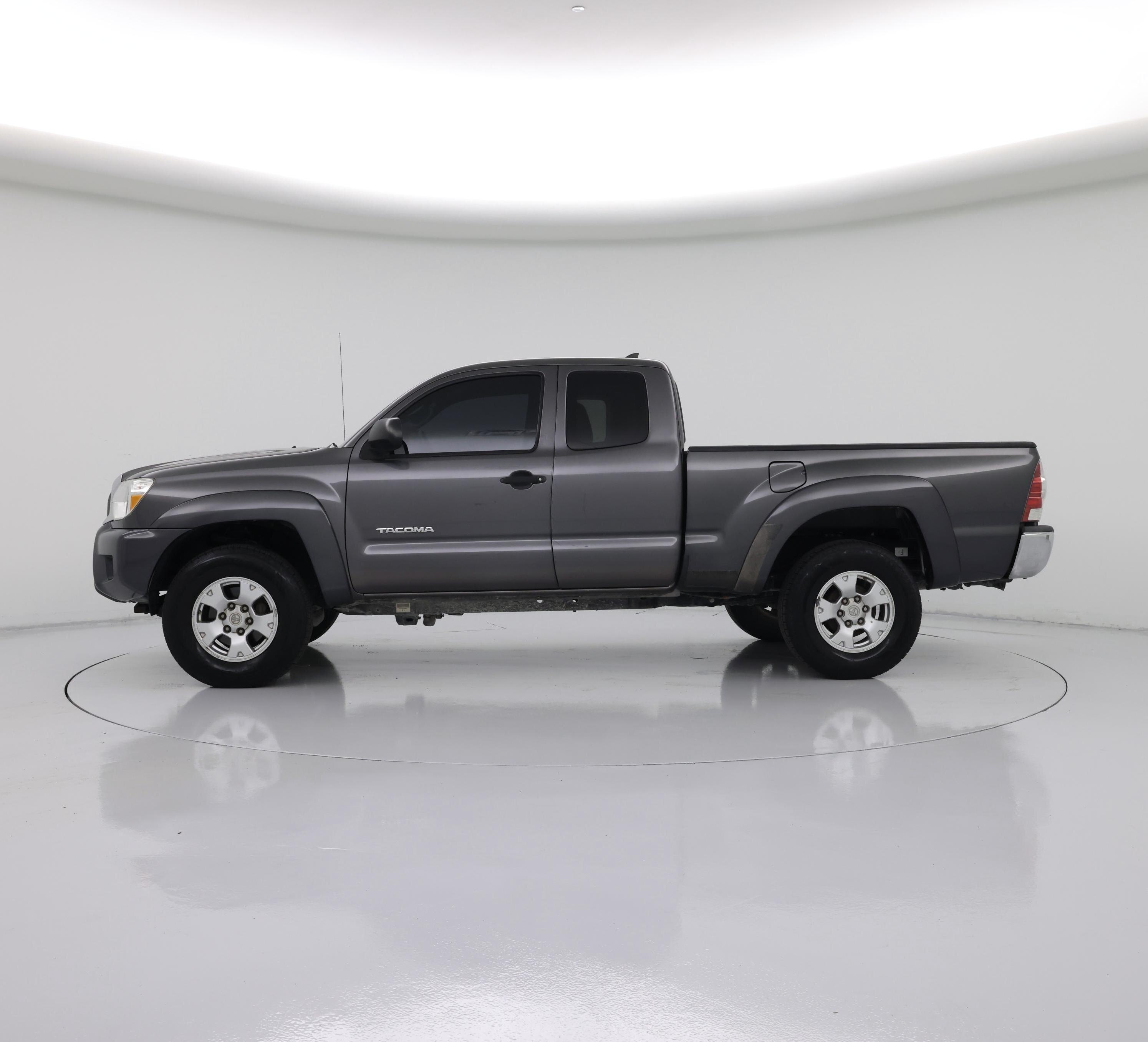 Thumbnail: 2014 Toyota Tacoma - 3