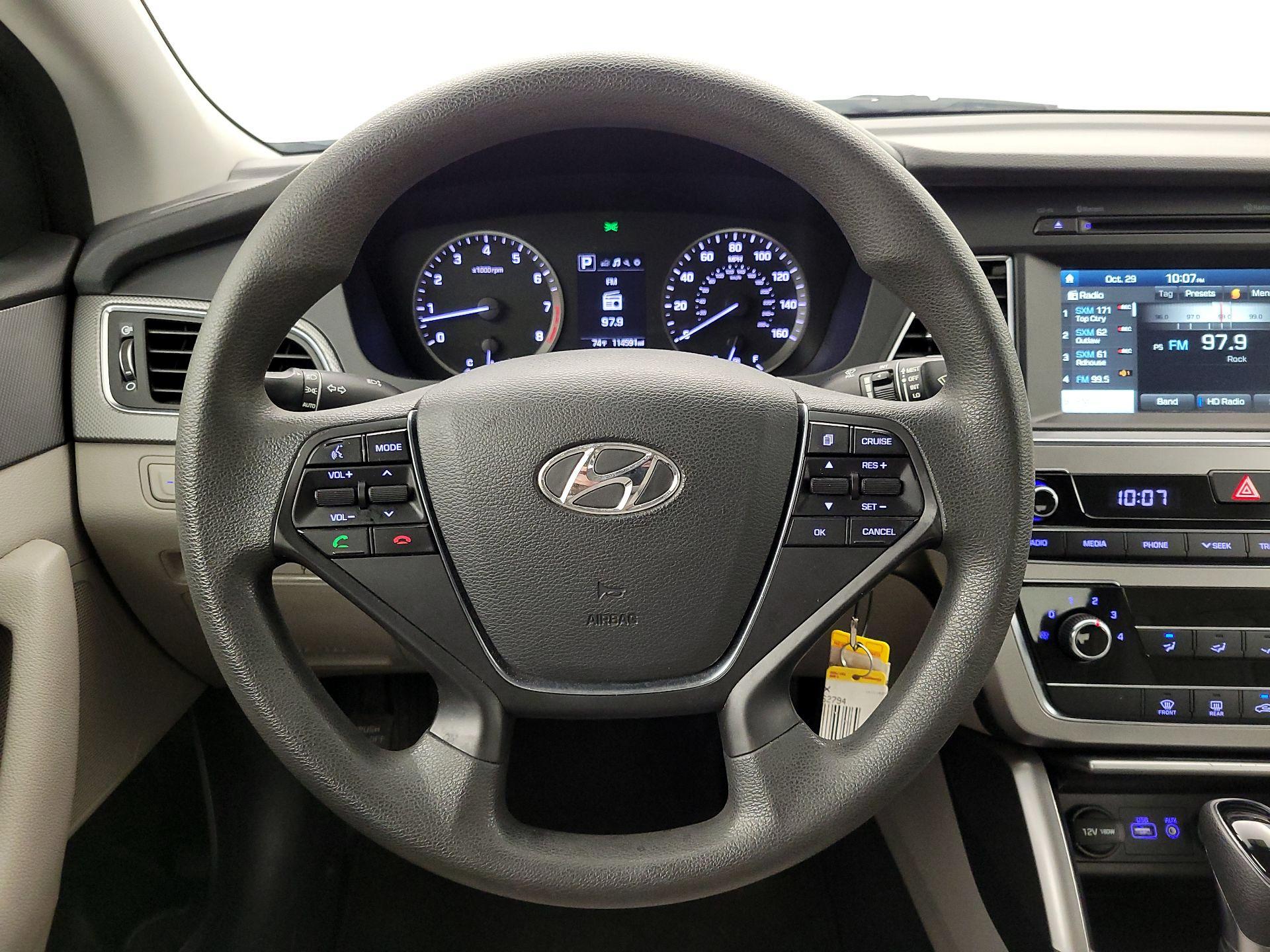 Thumbnail: 2016 Hyundai Sonata - 10