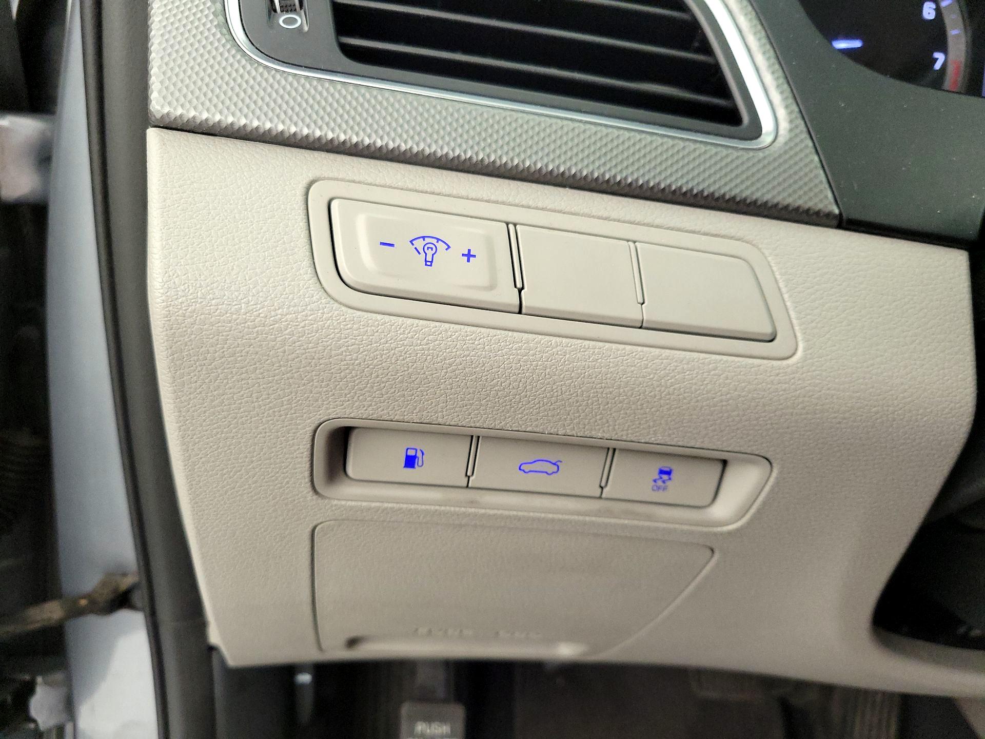 Thumbnail: 2016 Hyundai Sonata - 13