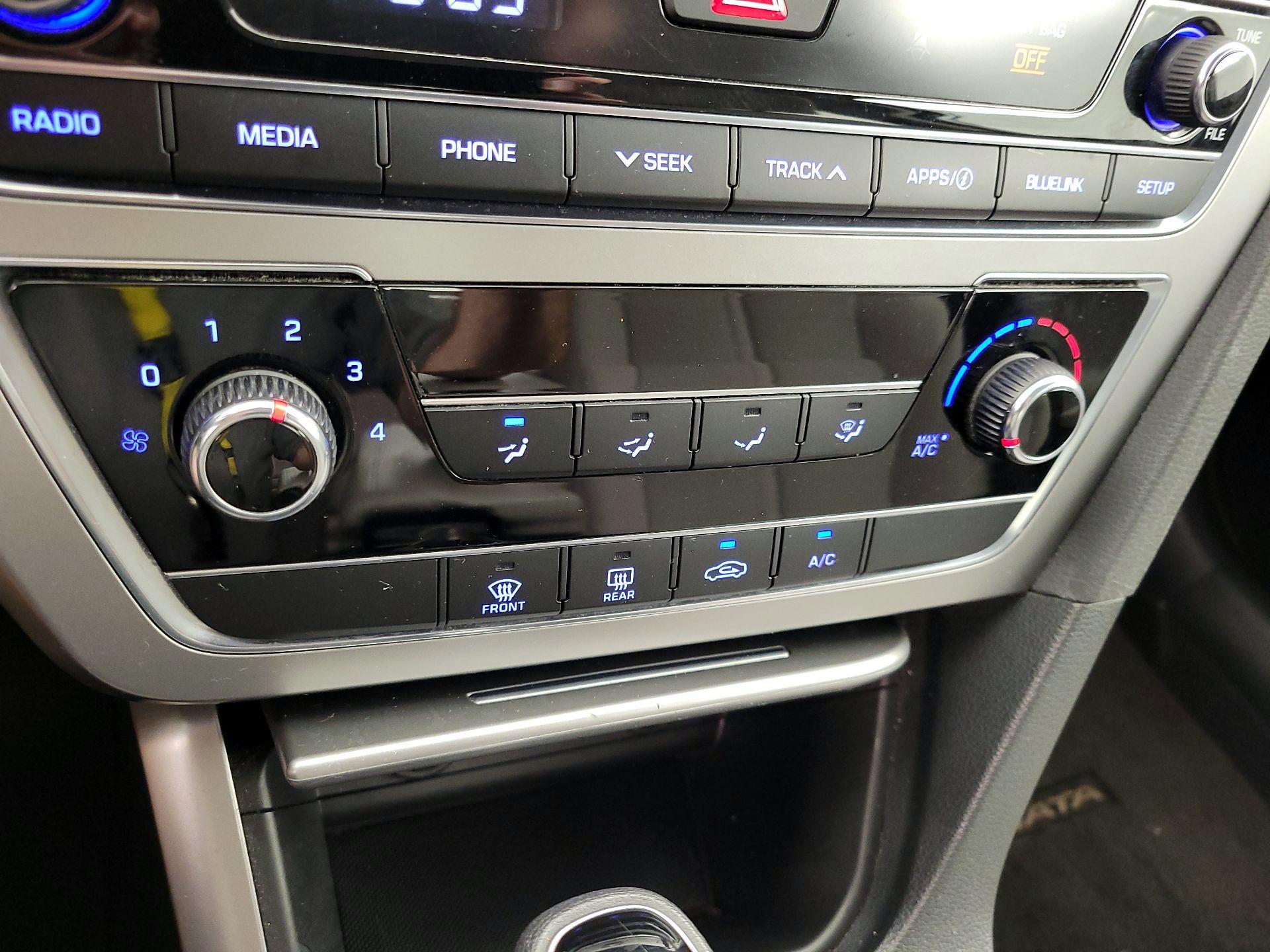 Thumbnail: 2016 Hyundai Sonata - 16