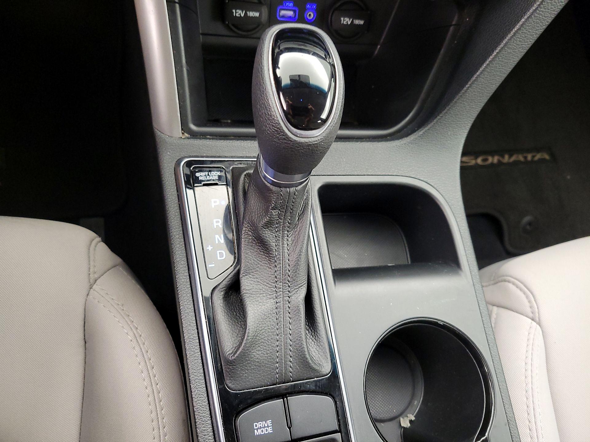 Thumbnail: 2016 Hyundai Sonata - 17