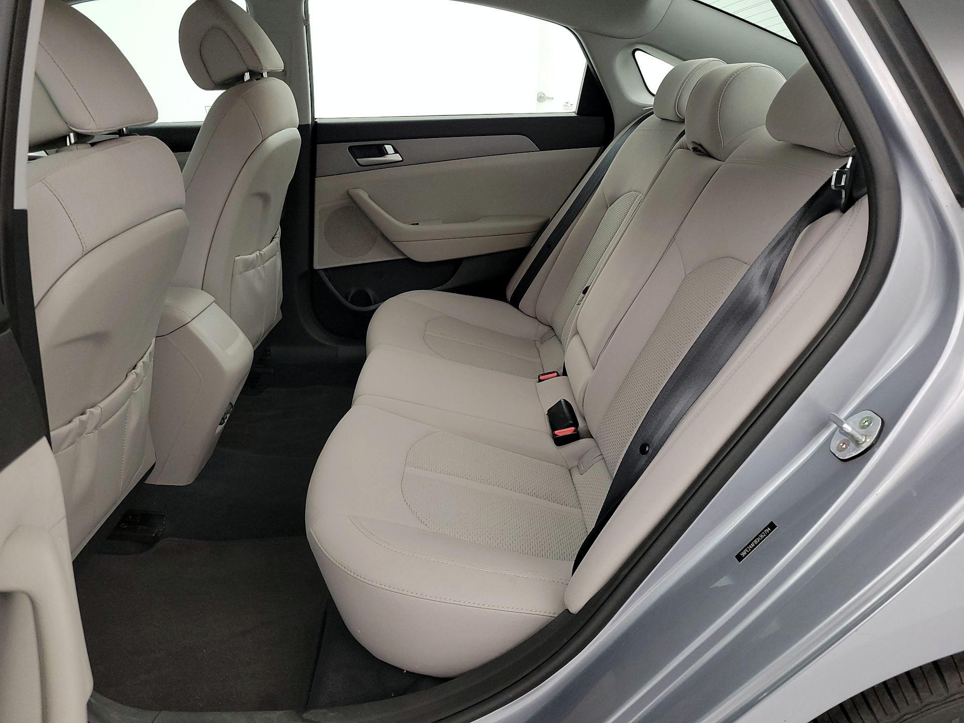 Thumbnail: 2016 Hyundai Sonata - 19