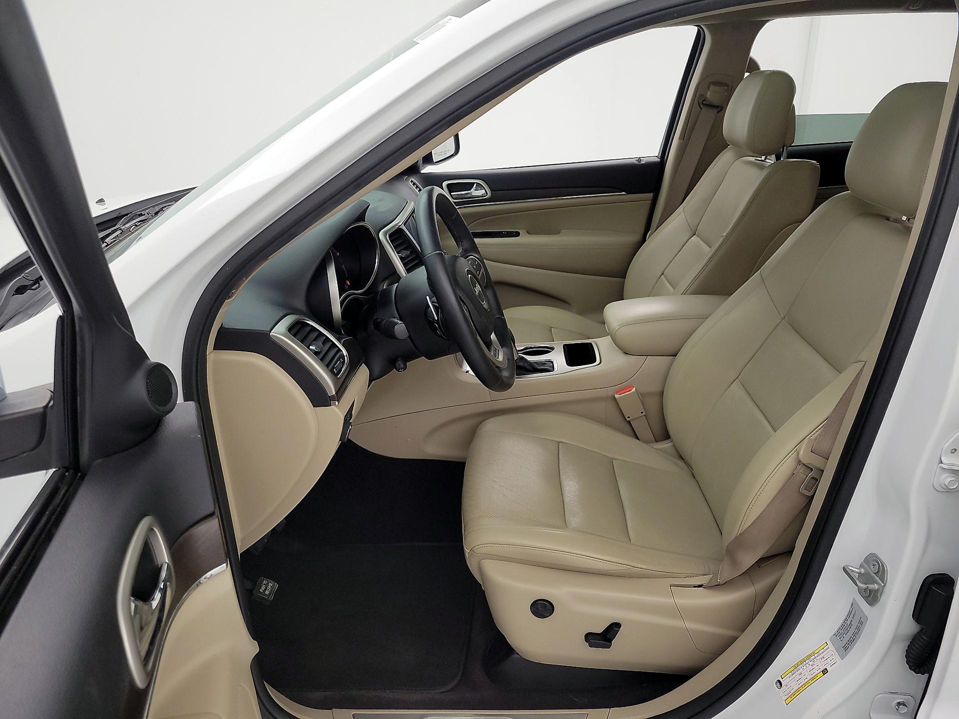 Thumbnail: 2017 Jeep Grand Cherokee - 11