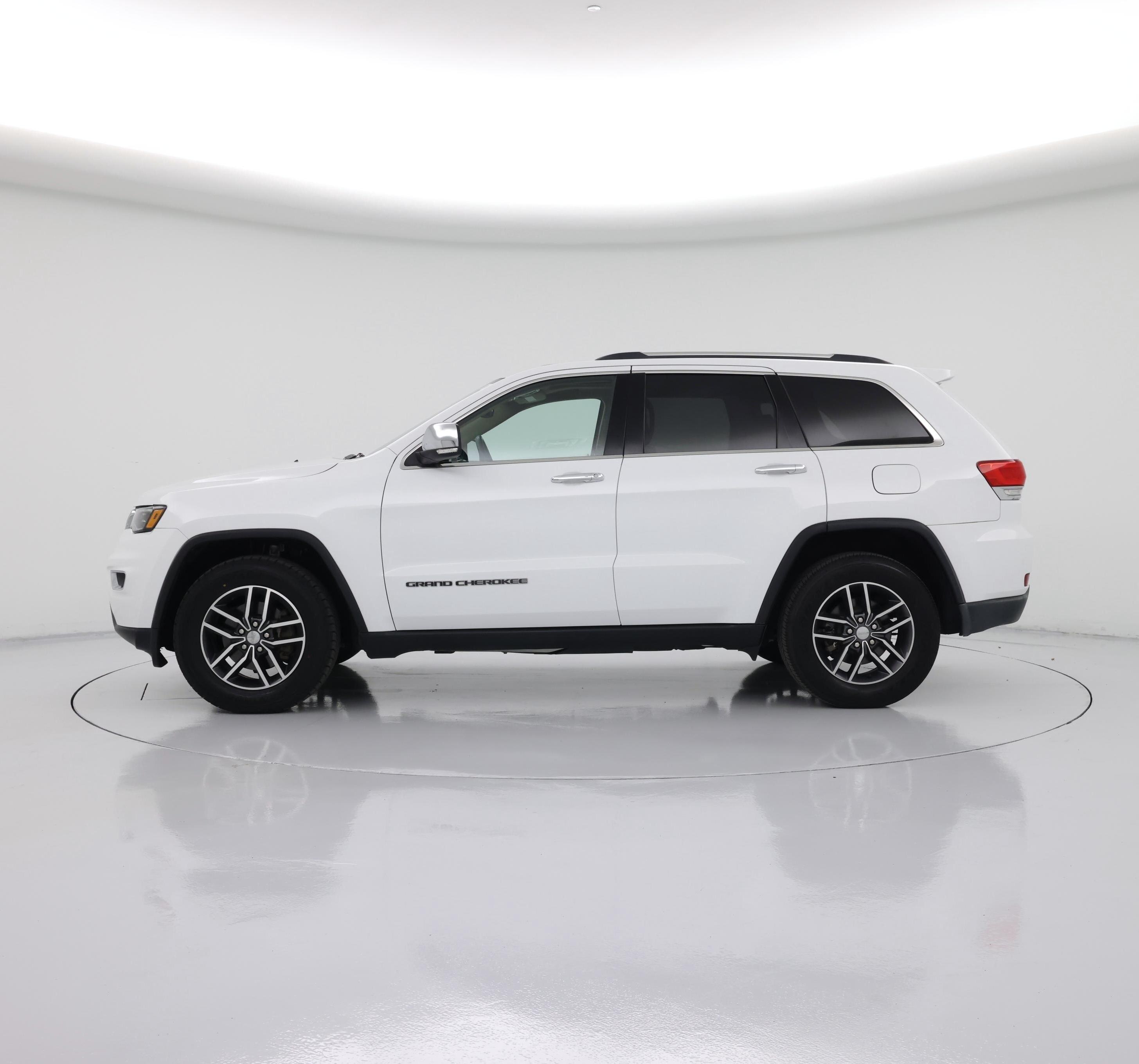 Thumbnail: 2017 Jeep Grand Cherokee - 3