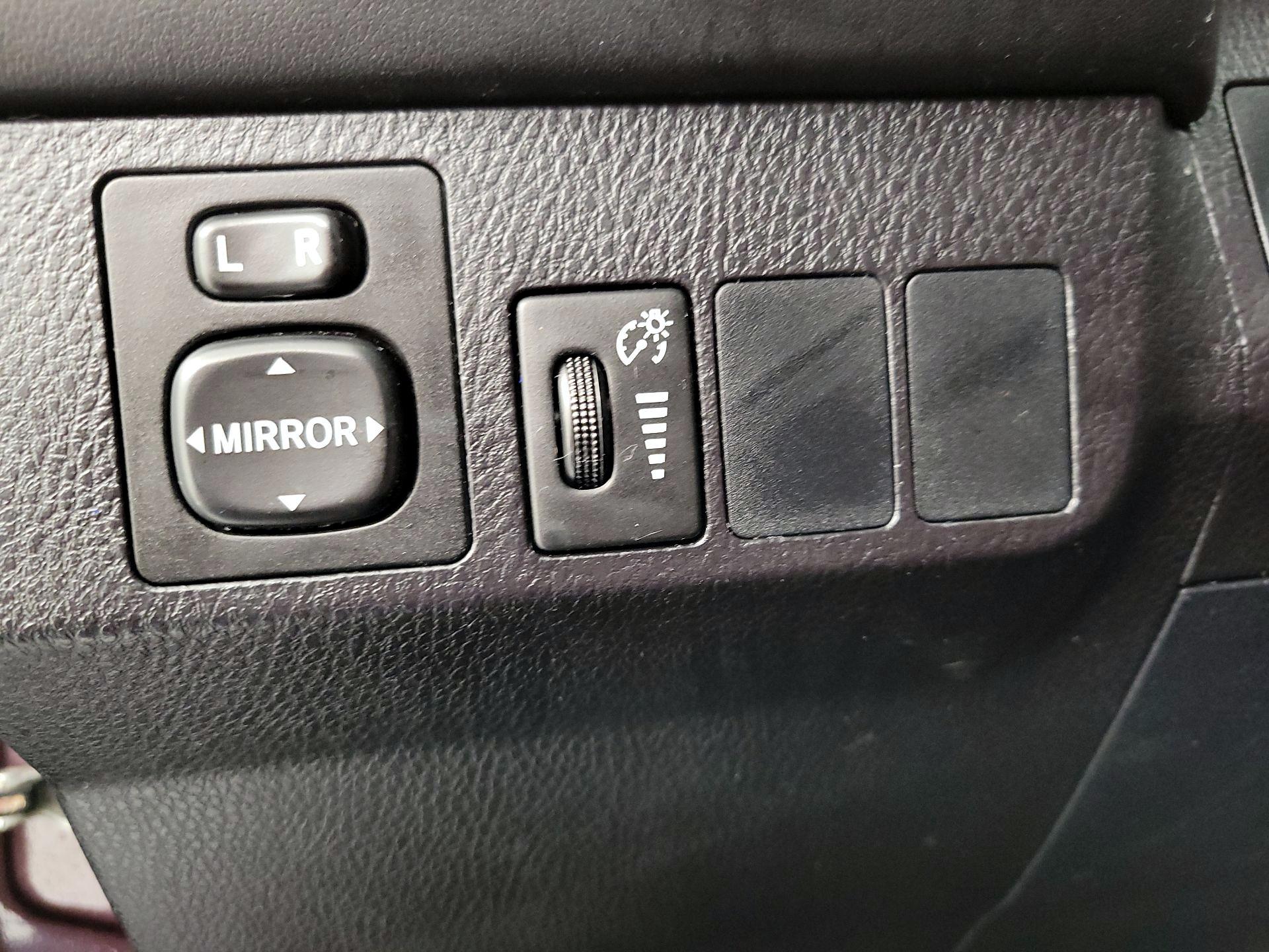 Thumbnail: 2016 Toyota RAV4 - 13