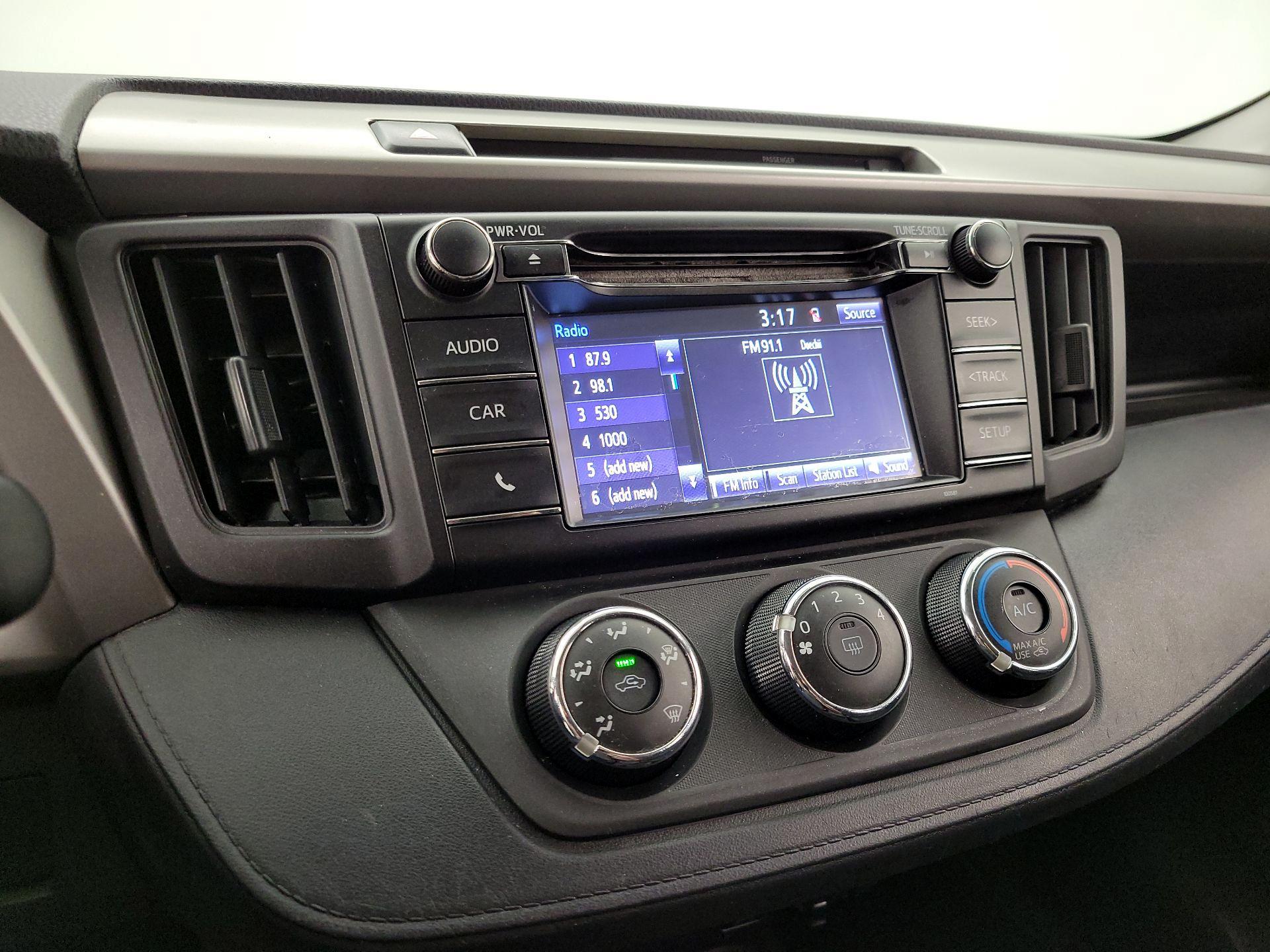 Thumbnail: 2016 Toyota RAV4 - 15