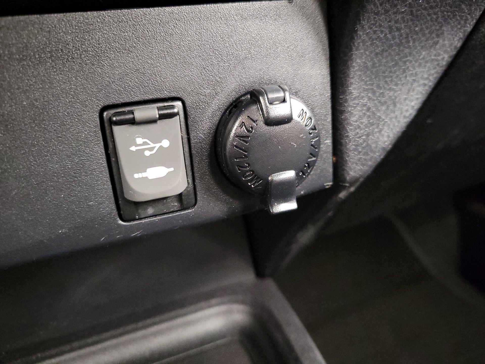 Thumbnail: 2016 Toyota RAV4 - 18