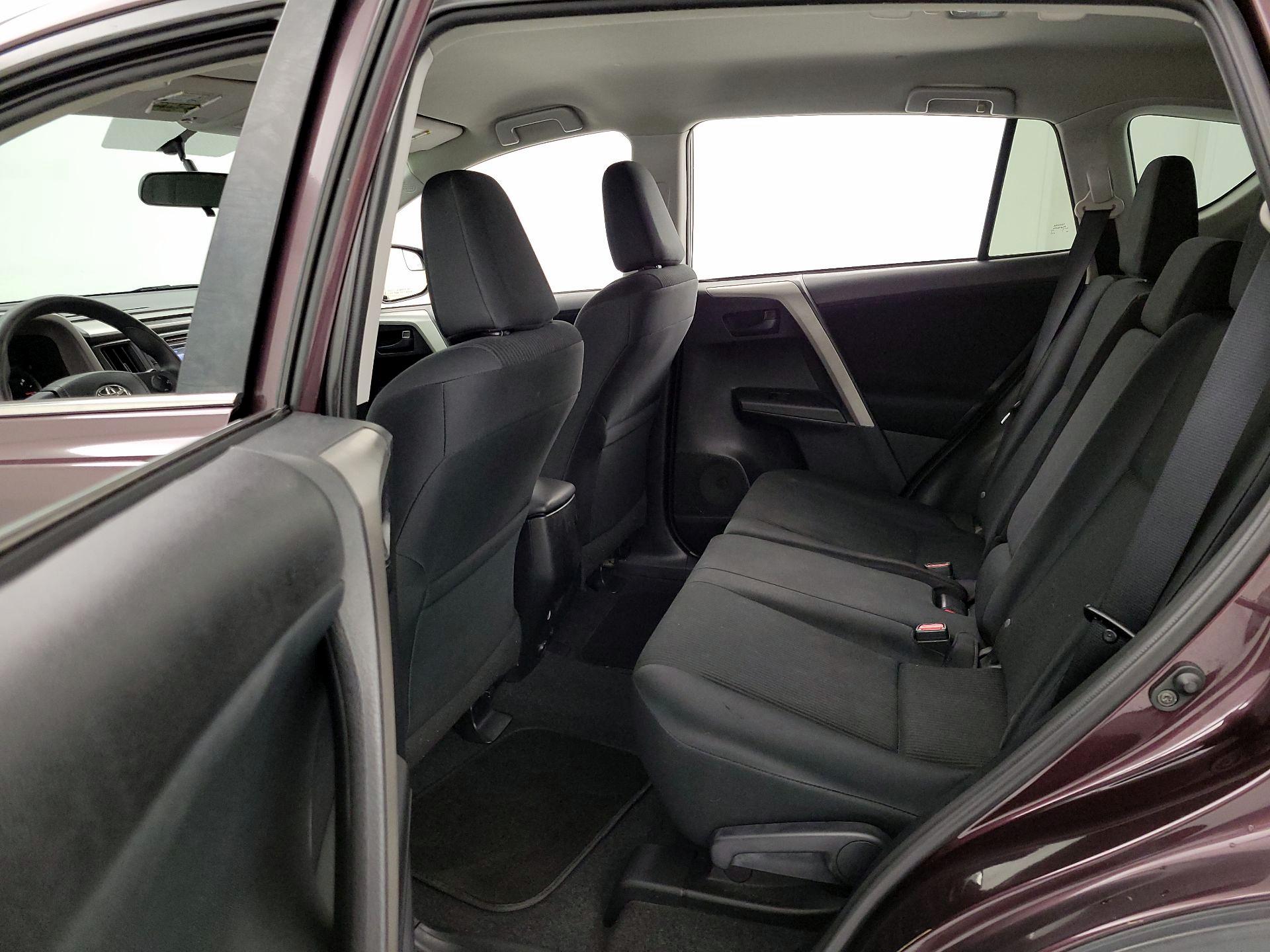 Thumbnail: 2016 Toyota RAV4 - 19