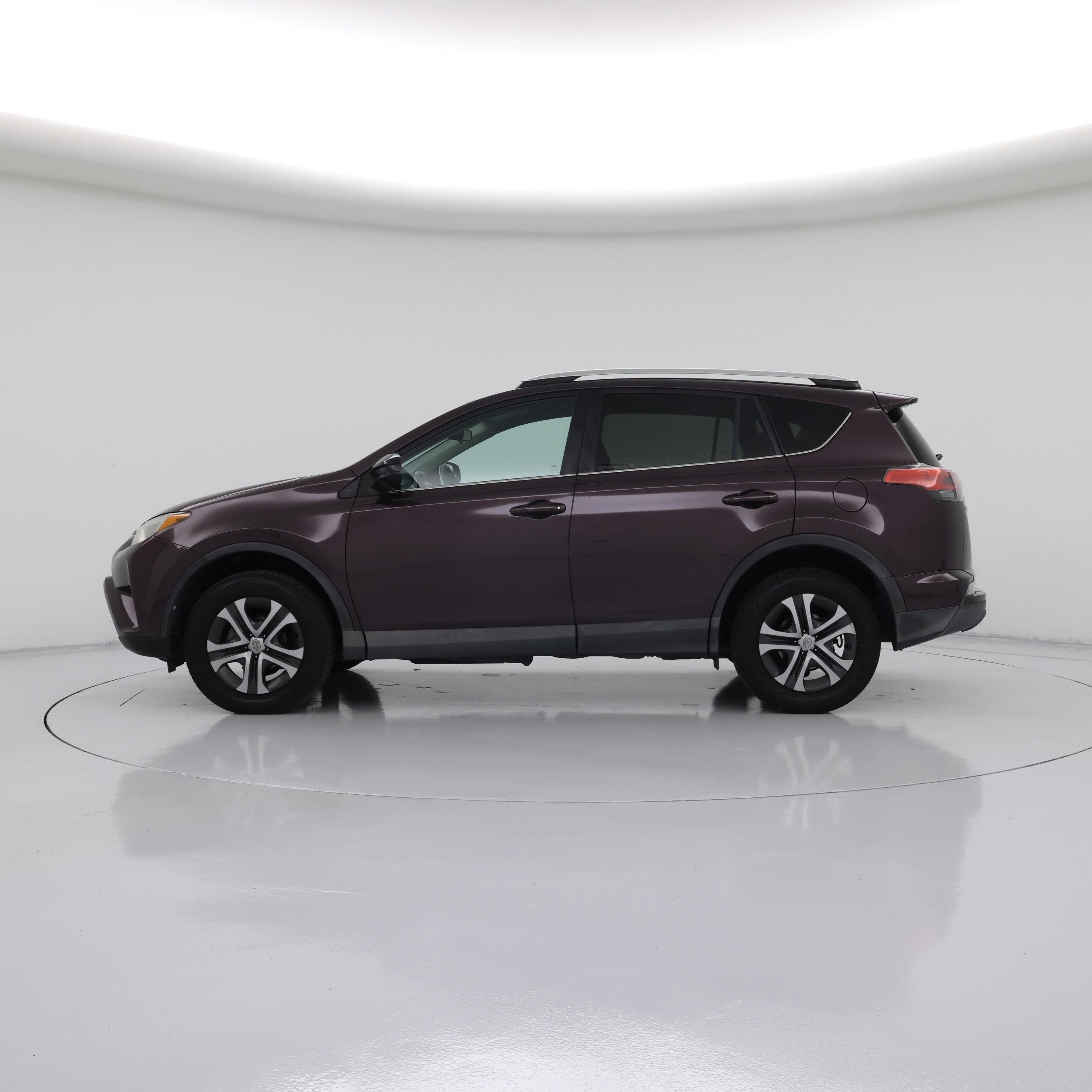 Thumbnail: 2016 Toyota RAV4 - 3